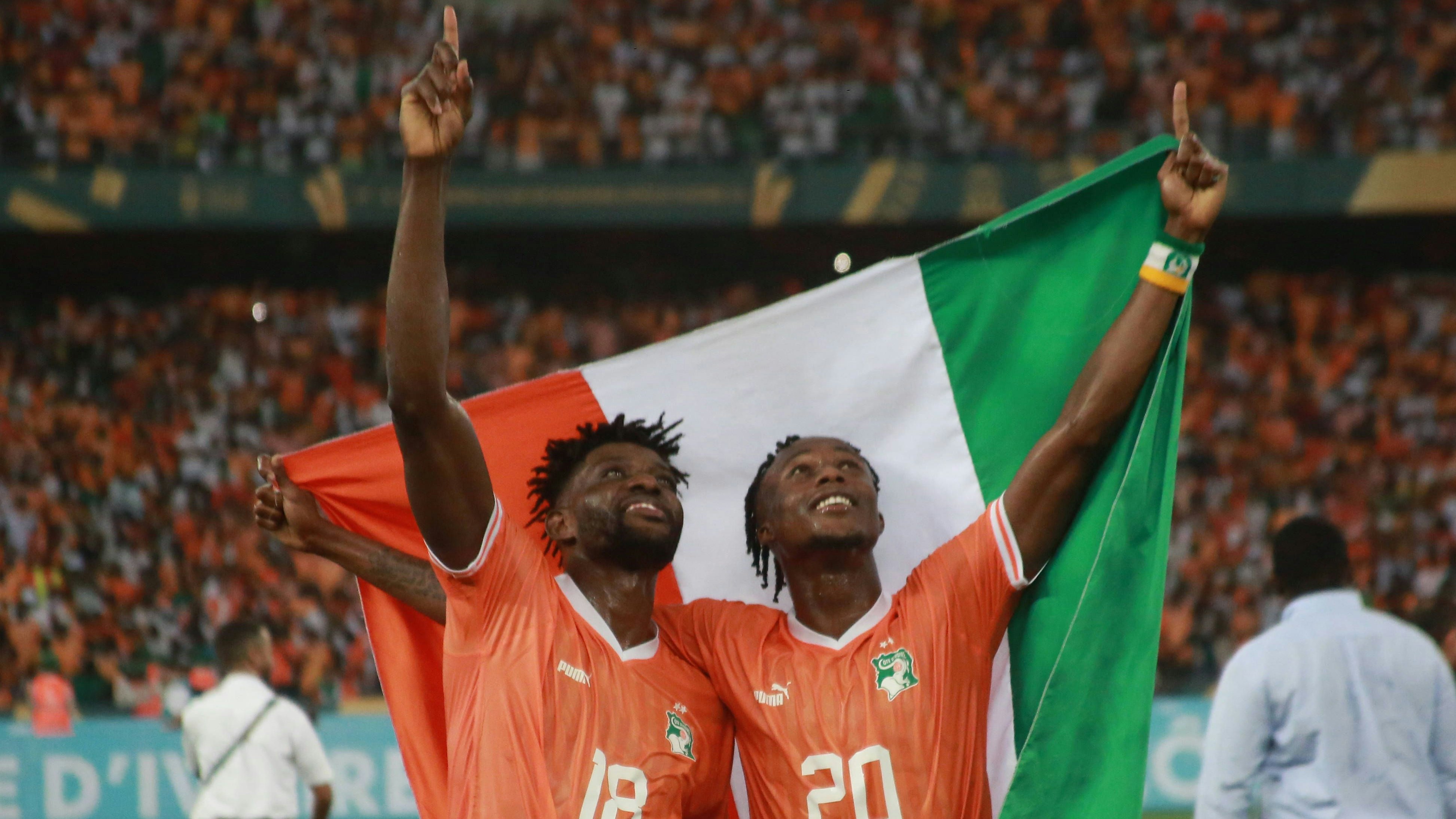 Ibrahim Sangare und Christian Kouame (r.)