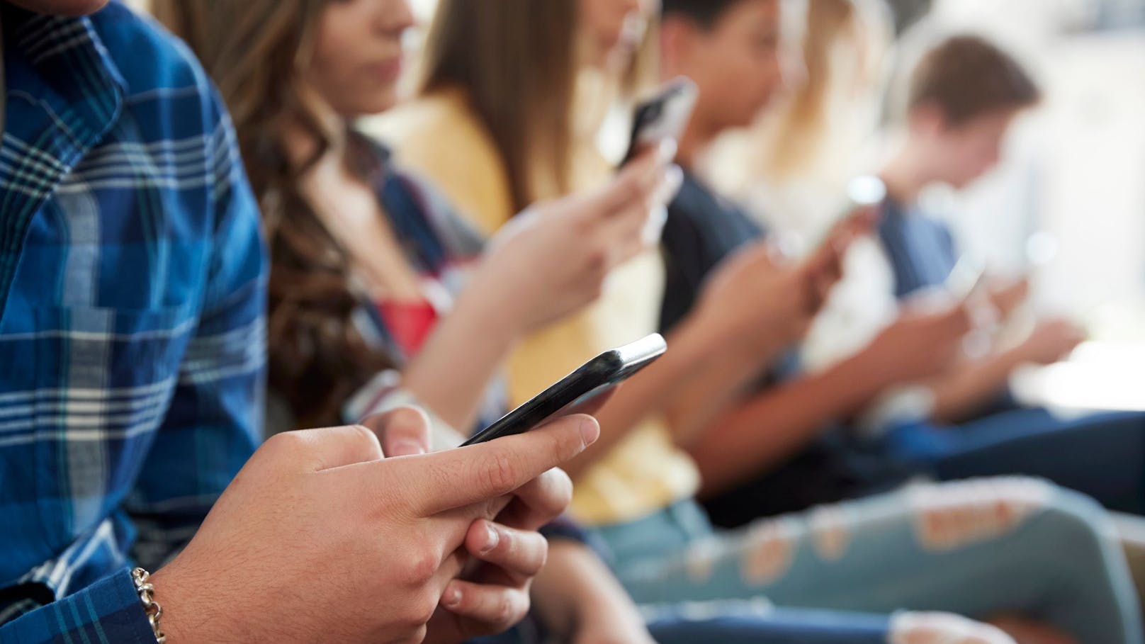 Erstes Bundesland will jetzt Handy-Verbot an Schulen