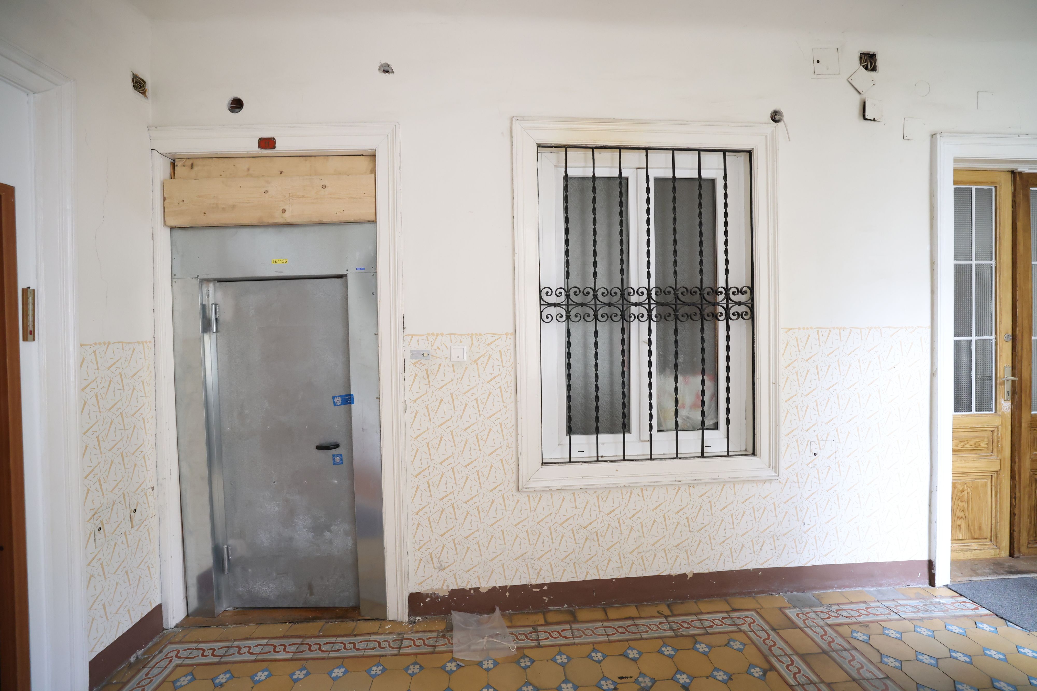 In einer Wohnung in der Sautergasse in Wien-Ottakring wurde eine männliche Leiche gefunden.