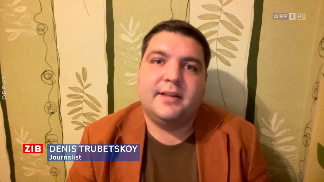 Der ukrainische Journalist Denis Trubetskoy zu Gast in der ZIB2 am 22. Februar 2024 mit Marie-Claire Zimmermann.