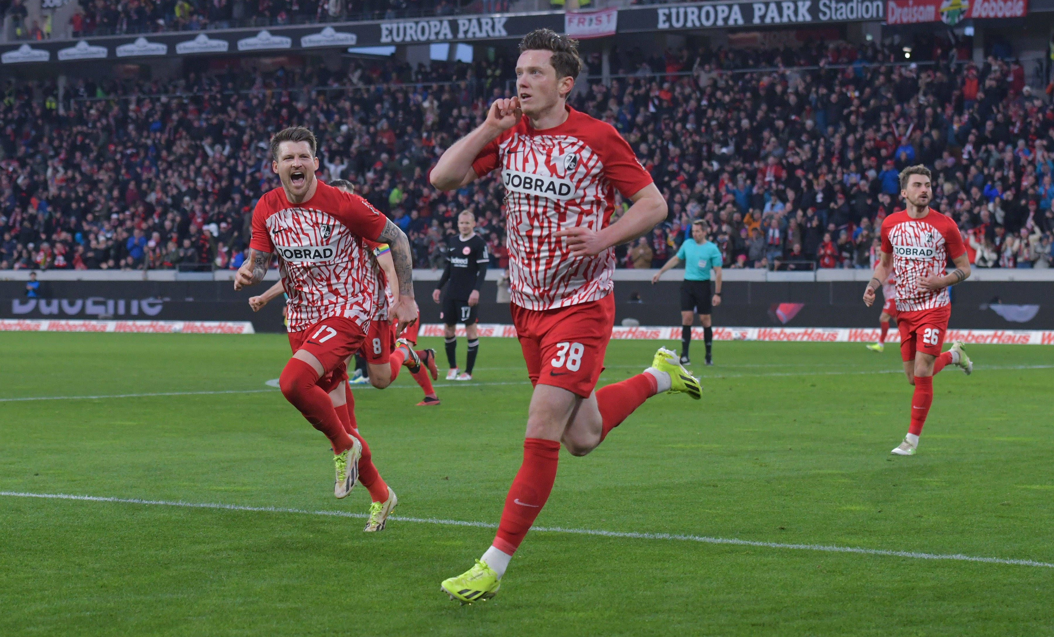 Michael Gregoritsch jubelt