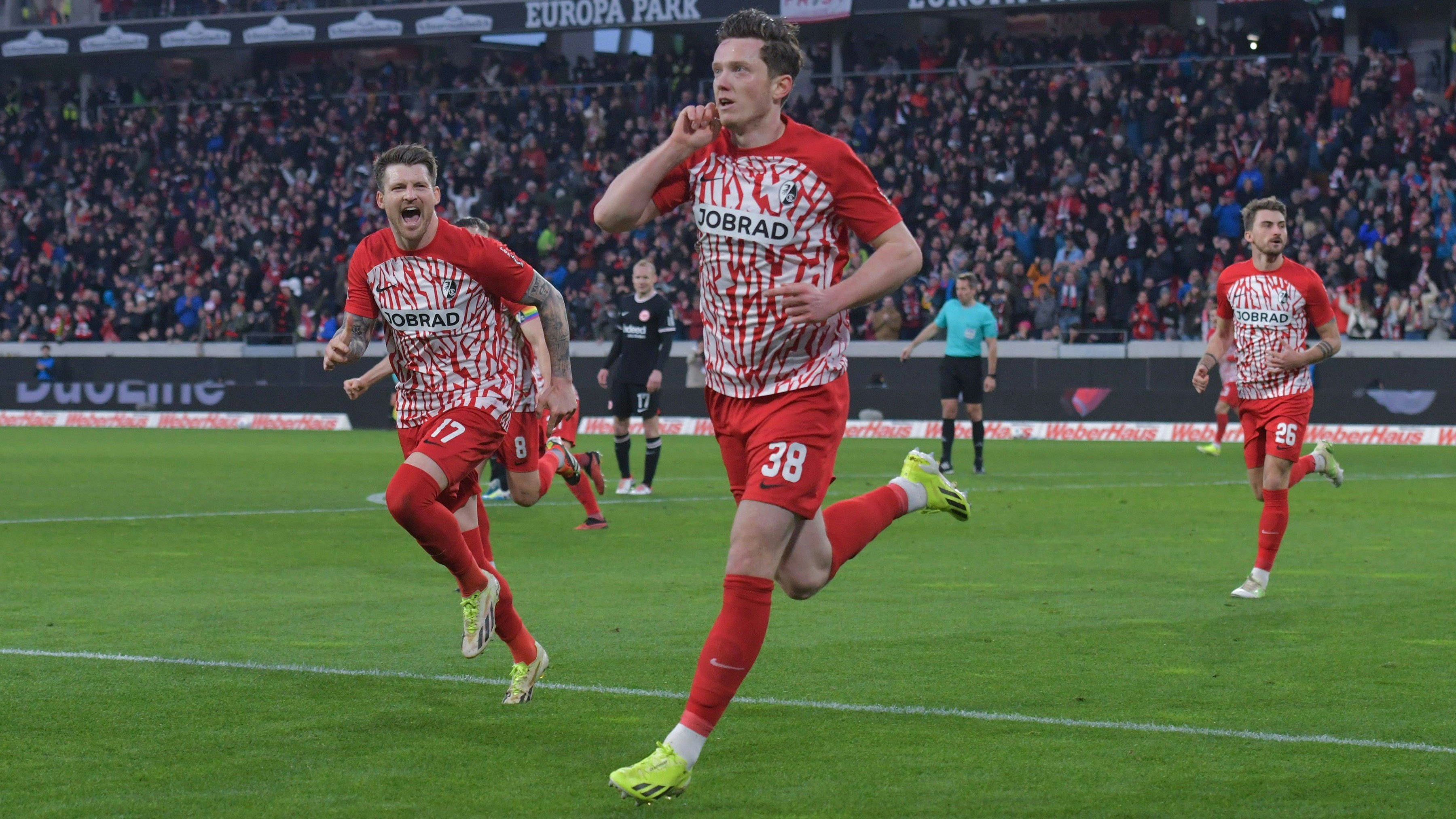 Michael Gregoritsch jubelt