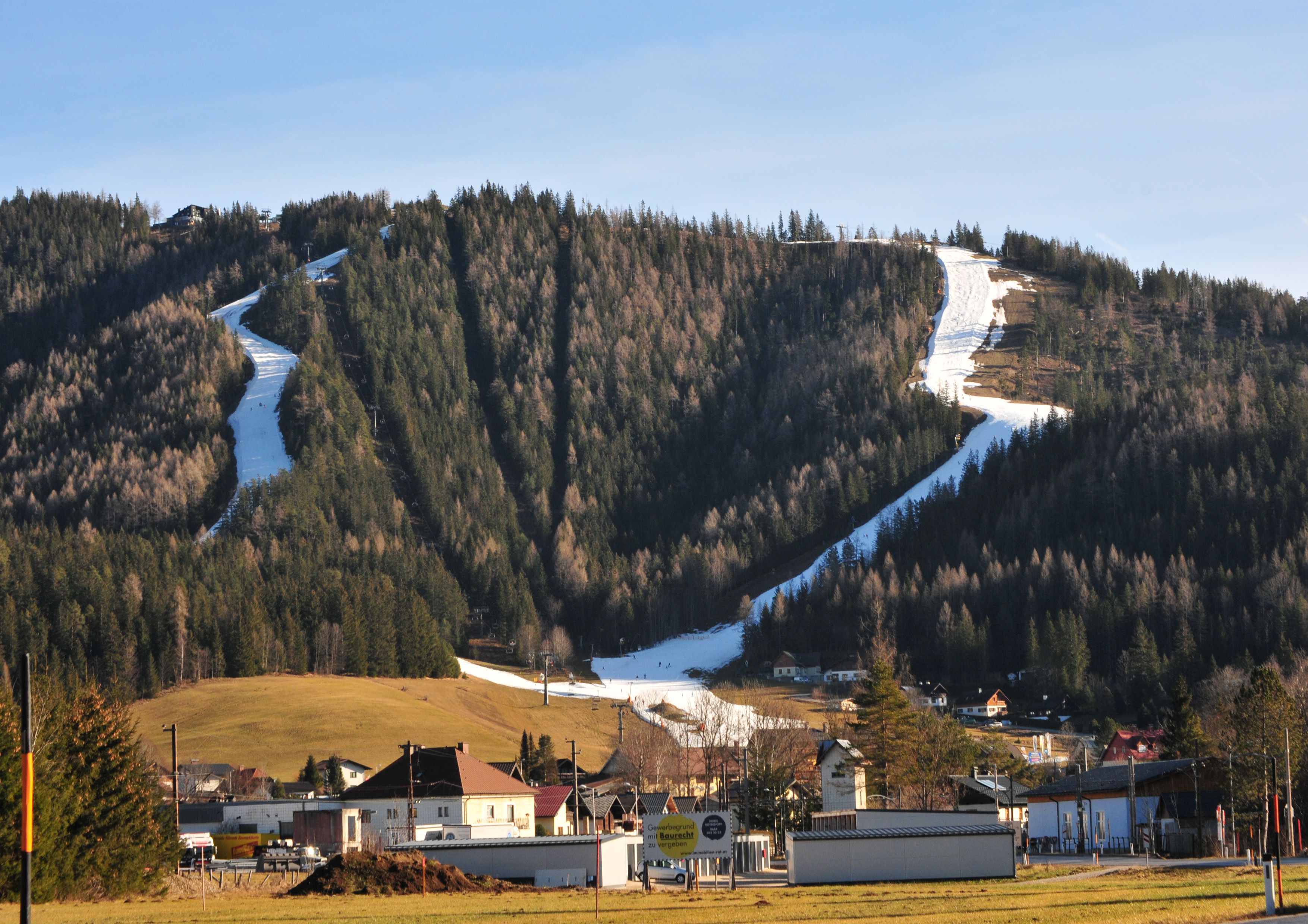 Die warmen Temperaturen zwingen die Mariazeller Bürgeralpe dazu heuer früher zuzusperren (Archivfoto)
