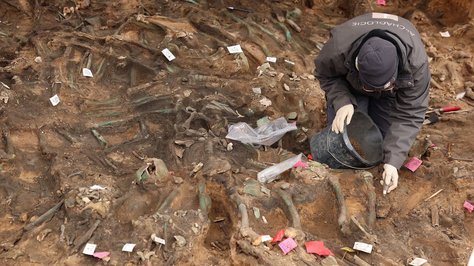 Mindestens 800 Skelette bei Bauarbeiten gefunden