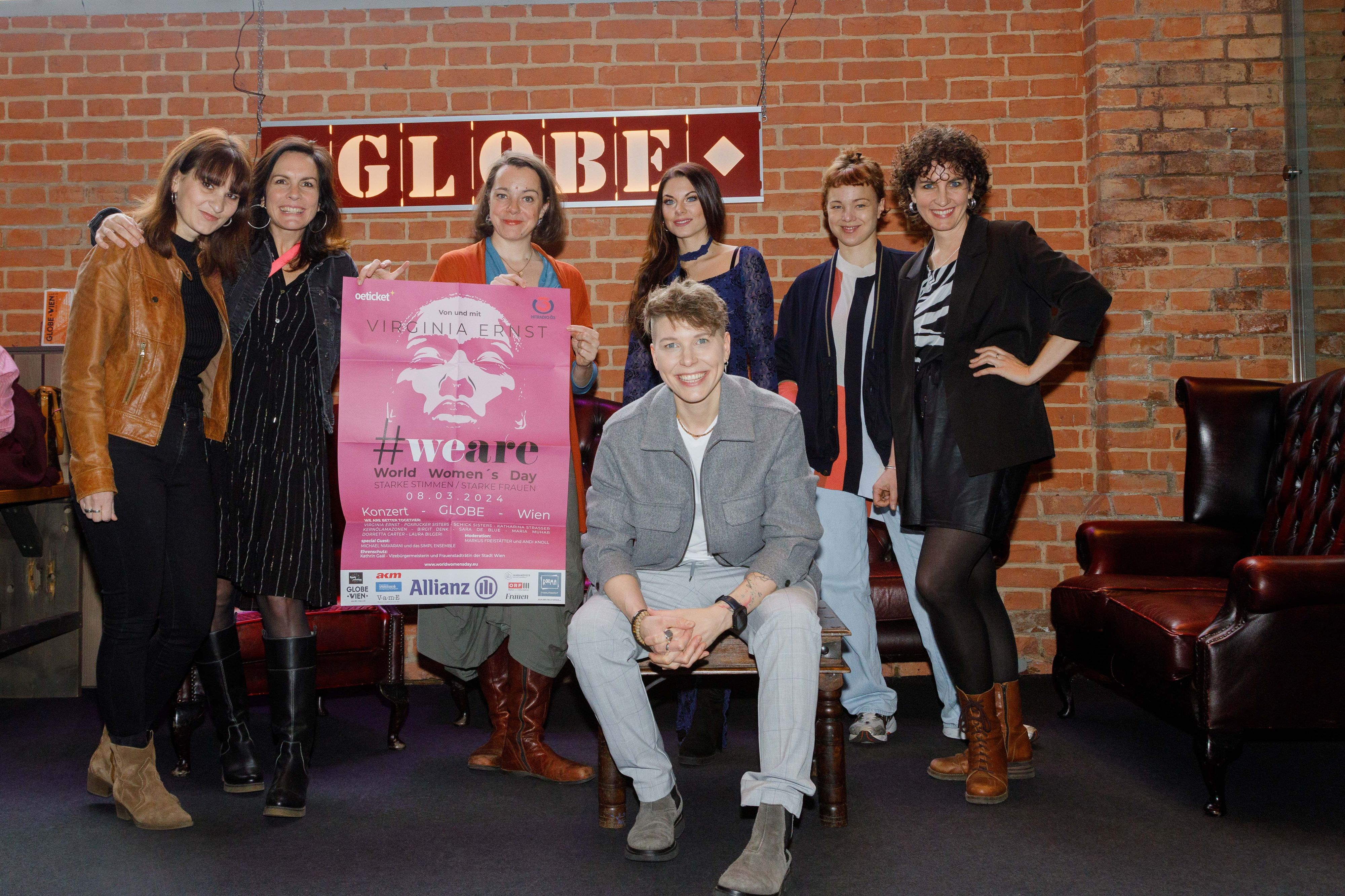 Virginia Ernst holt starke Frauen mit starken Stimme auf die Bühne: Hier mit u.a den Schick Sisters, Kernölamazone Gudrun,&nbsp;Sara De Blue, Maria Muhr, Nikodem-Eichenhardt und den&nbsp;