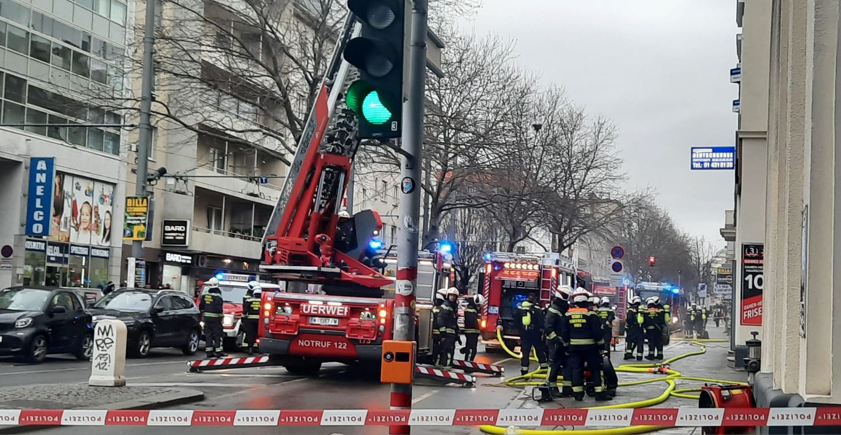 Am Freitagnachmittag kam es in einem Wohngebäude zum Kellerbrand. Mehrere Öffi-Linien sind ausgefallen.