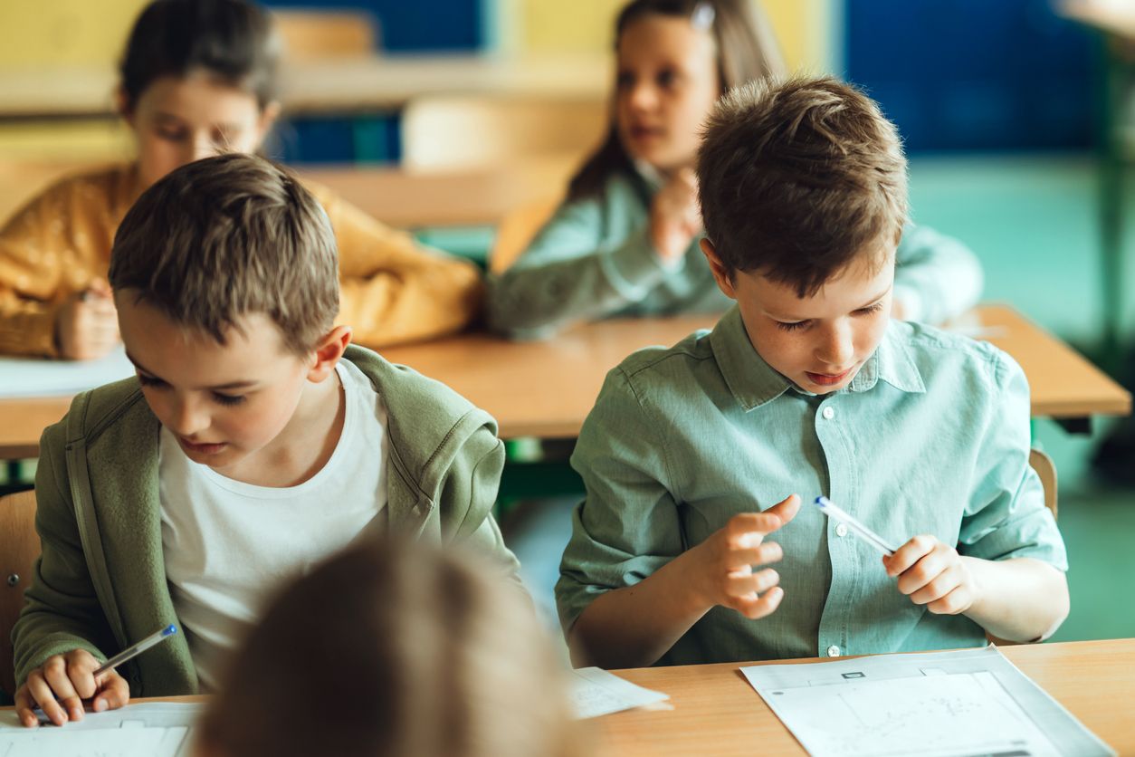 Die die verfrühte Pubertät, tritt bei Mädchen vor dem 8. und bei Jungen vor dem 9. Lebensjahr auf.