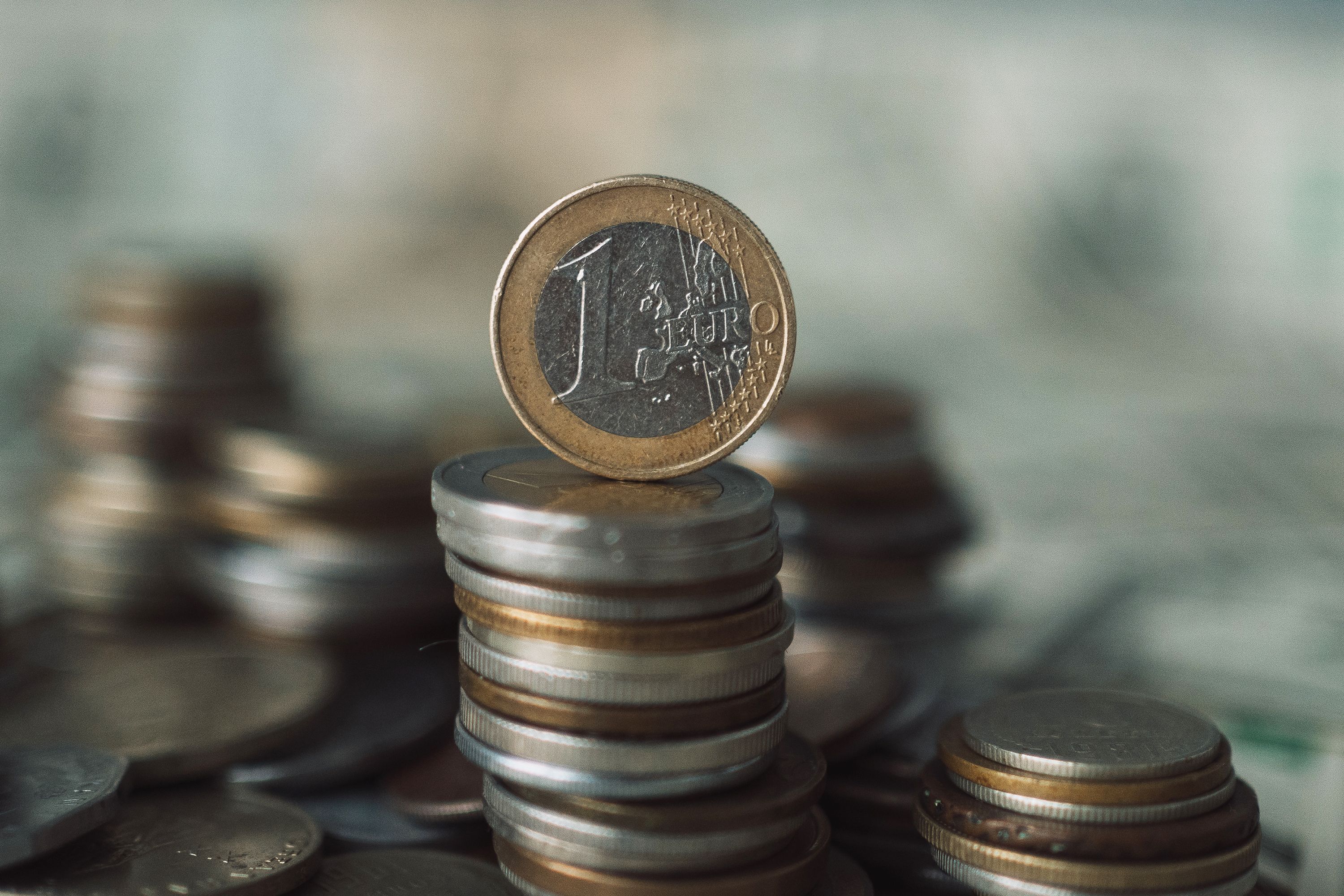 Mit einfachen Tricks lässt sich auch im Alltag viel Geld sparen.