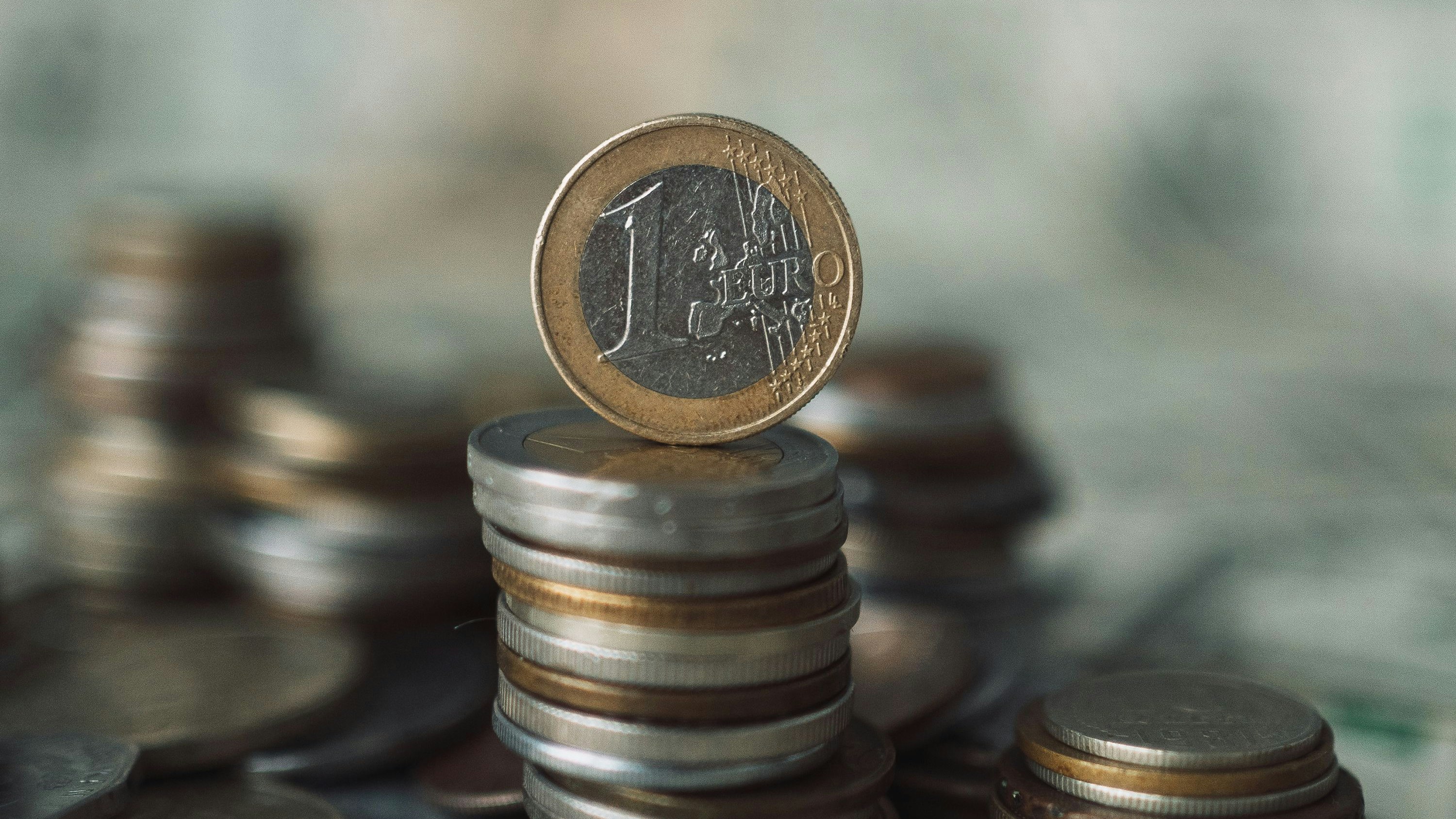 Mit einfachen Tricks lässt sich auch im Alltag viel Geld sparen.