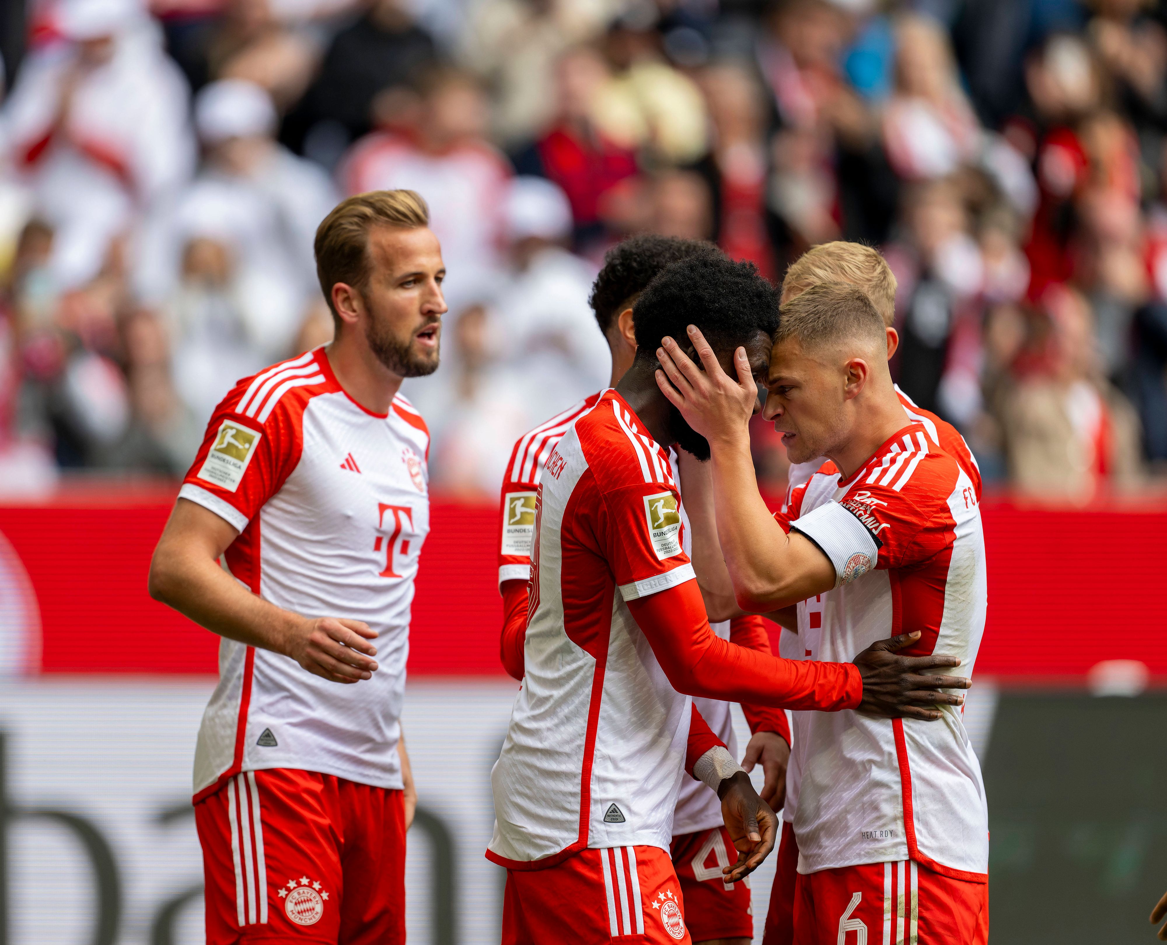 Bayern-Ass Alphonso Davies liebäugelt mit dem Abgang von Bayern München.