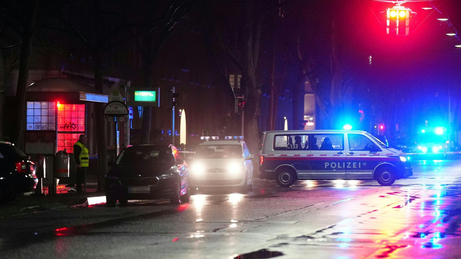In der Engerthstraße (20.) kam es Freitagabend zu einem mutmaßlichen Dreifachmord an drei Frauen.