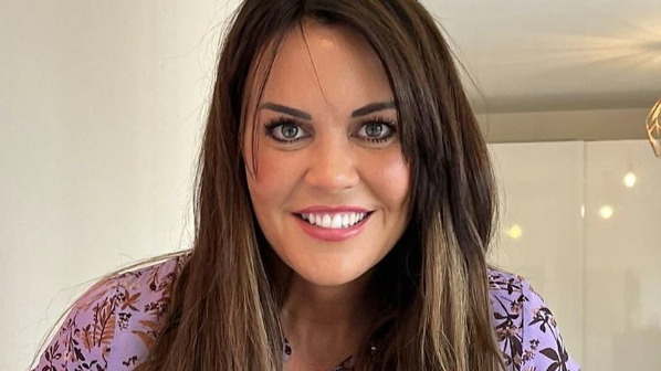 Martina Reuter mit ihren Meerschweinchen