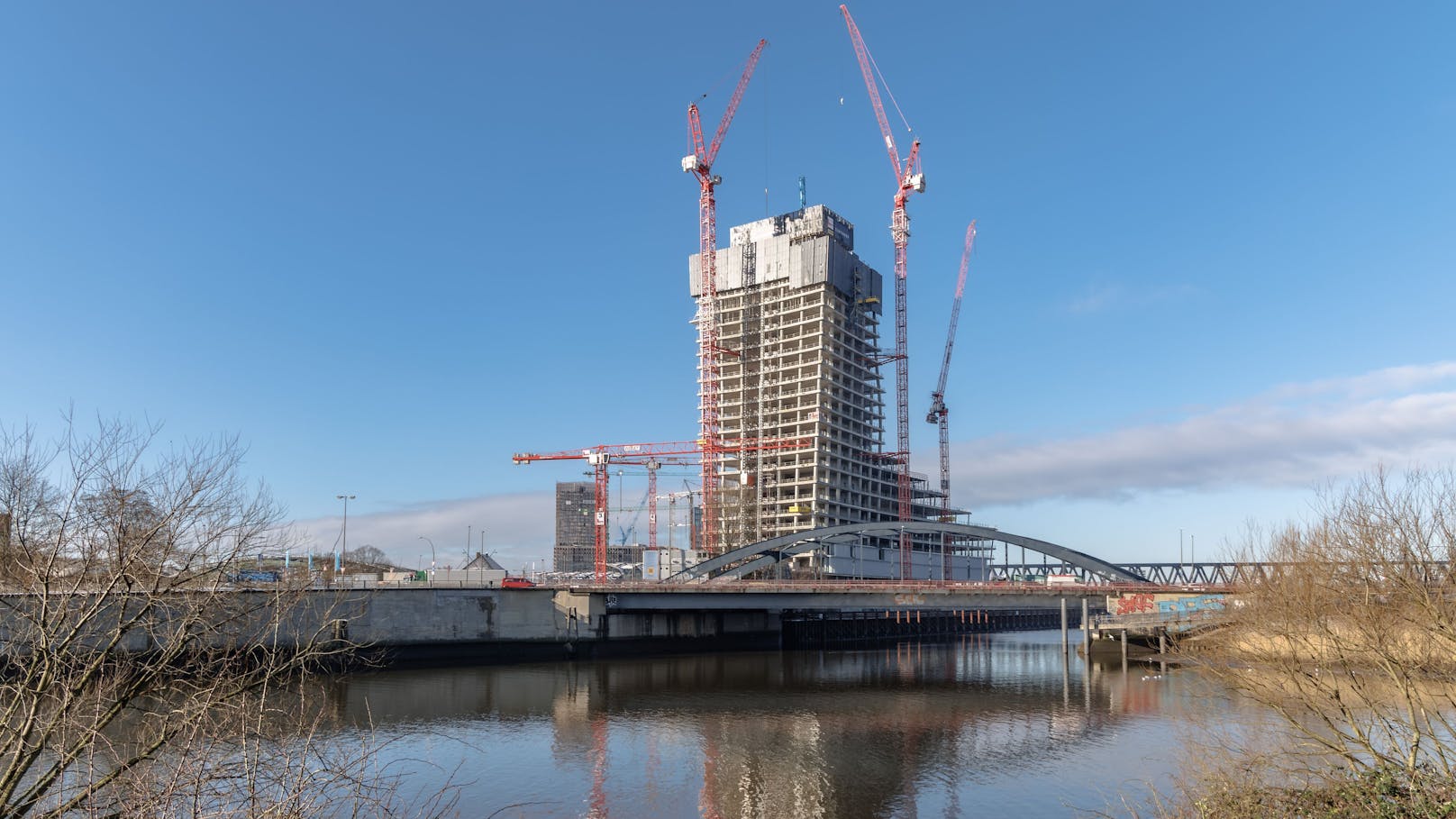 Eine riesige Baustelle: Der Elbtower in Hamburg gehört zur Signa Prime.