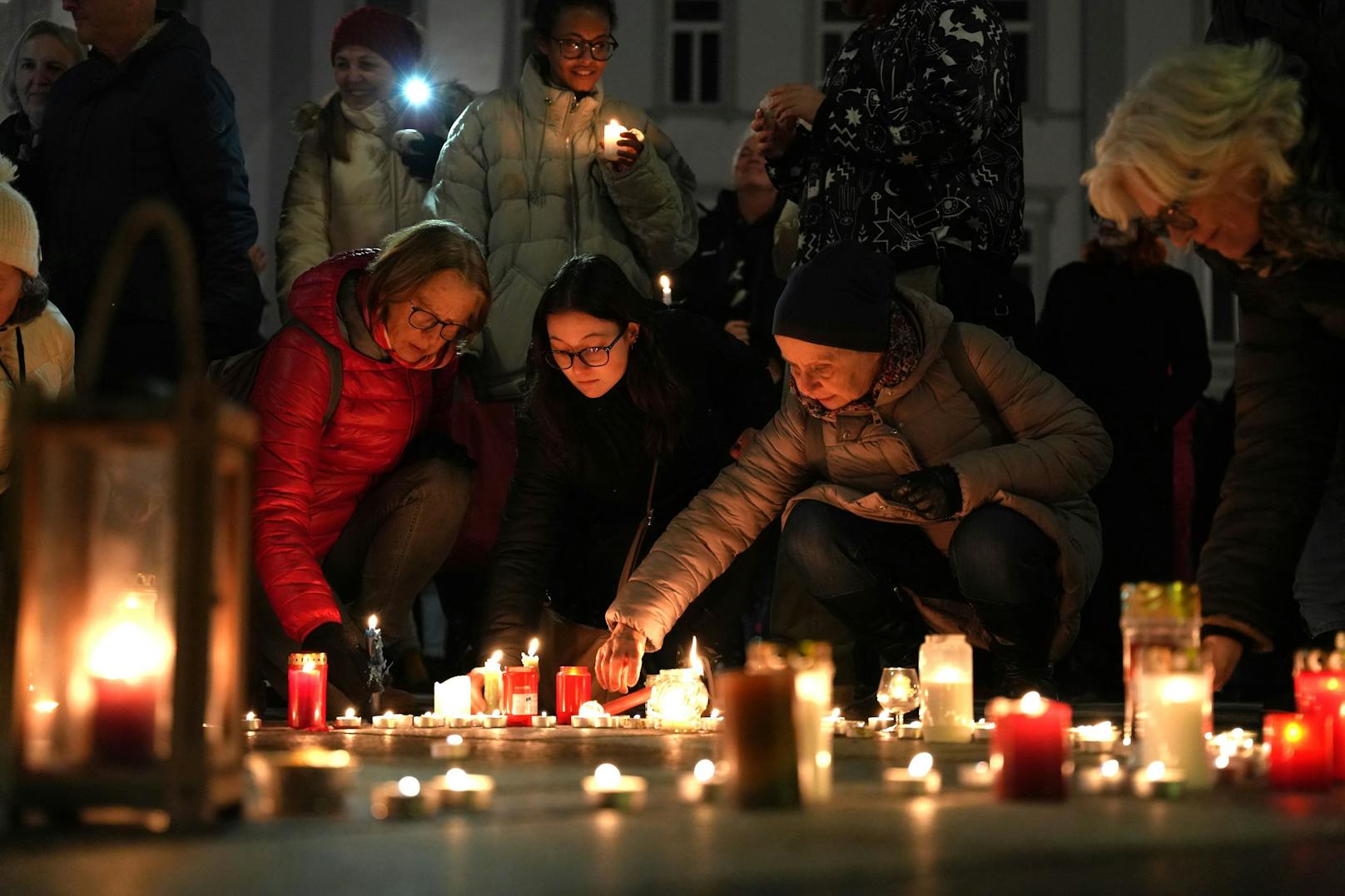 In 19 niederösterreichischen Gemeinden fanden Lichteraktionen gegen Rechtsextremismus und für Vielfalt statt. 