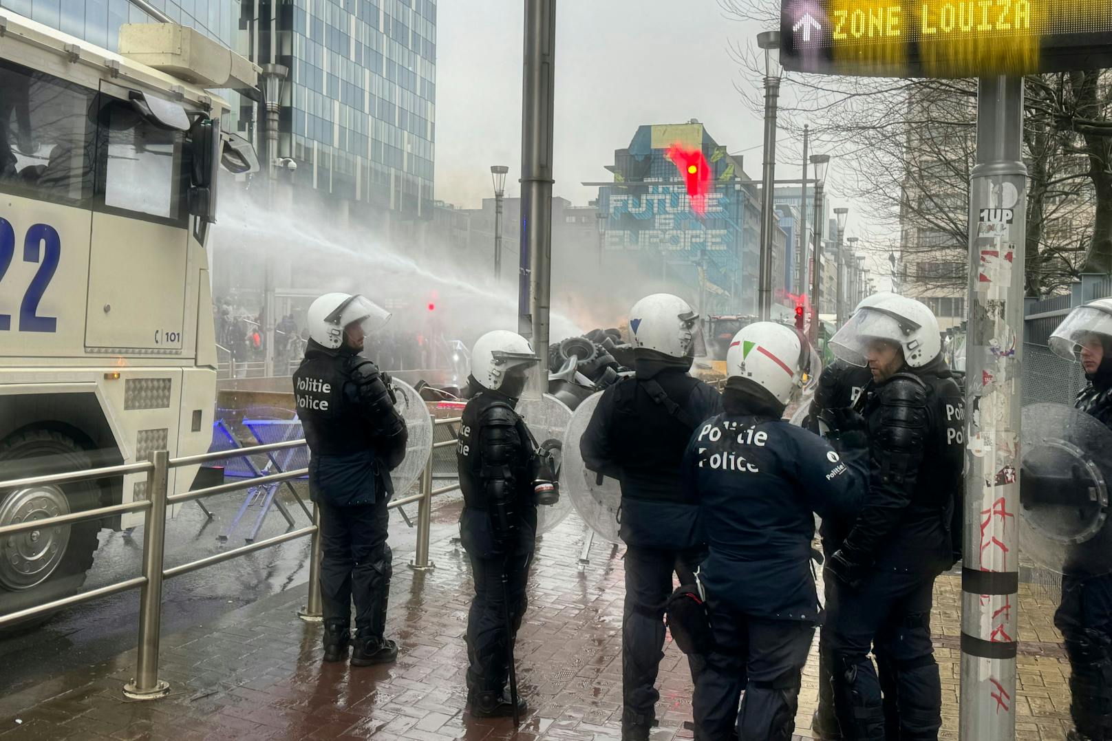 Am 26. Februar 2024 eskalierte ein Bauernprotest in Brüssel. Es kam zu wüsten Straßenschlachten mit der Polizei.