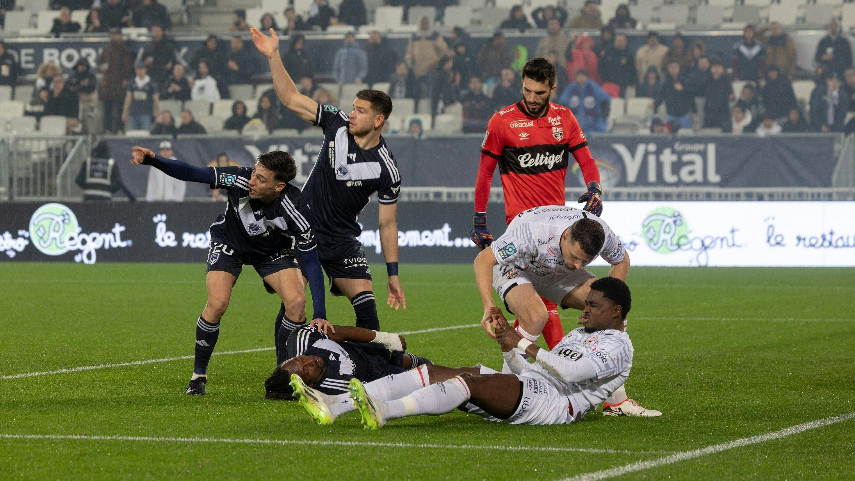 February 25, 2024: Alberth Elis sufrioÂ³ un grave golpe en el foÂºtbol de Francia. Foto: Twitter - ZUMAla2_ 20240225_zaa_la2_003 Copyright: xLaxNacionx