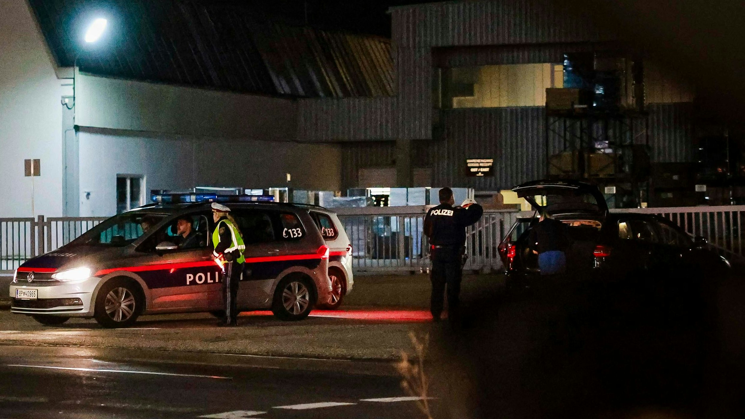 Heute.at - Polizei stoppt Autofahrer (55) und landet Volltreffer