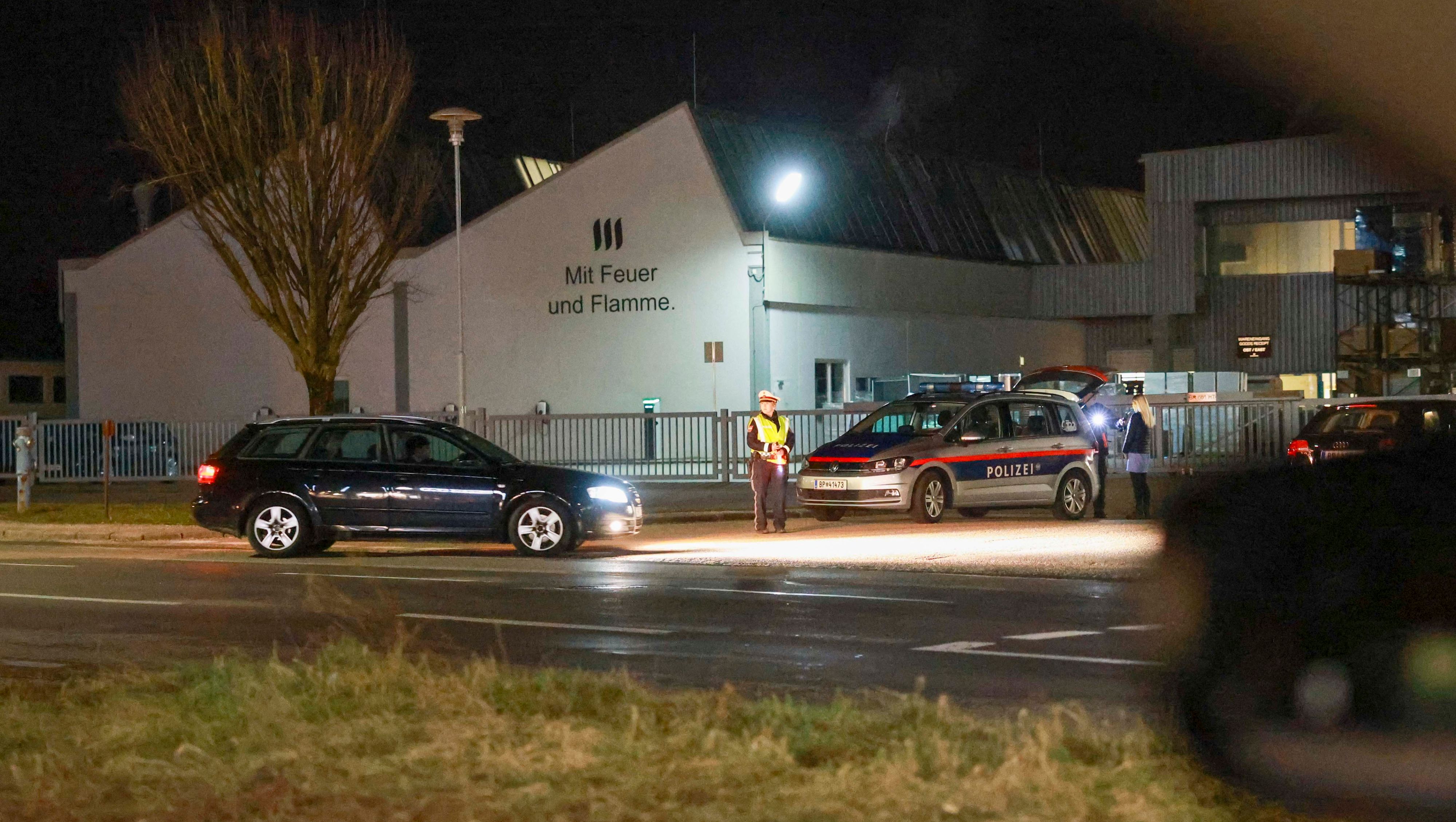 Die Polizei erwischte den Senior bereits sieben Mal betrunken und ohne Führerschein.
