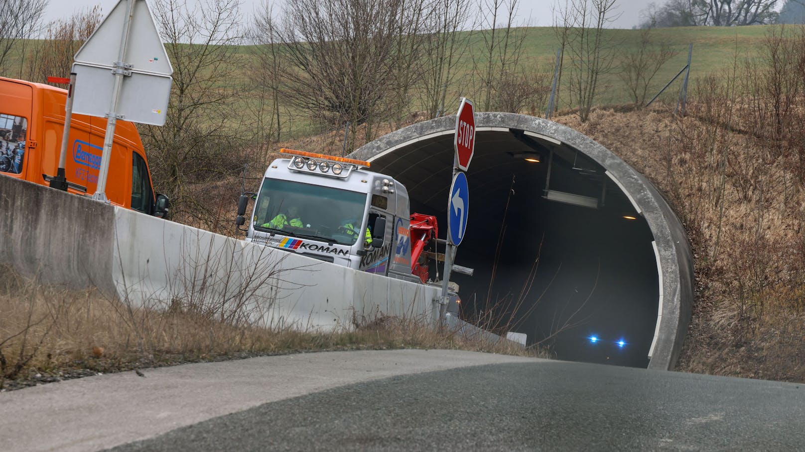 "Lkw brennt" – dramatische Minuten nach Tunnel-Unfall