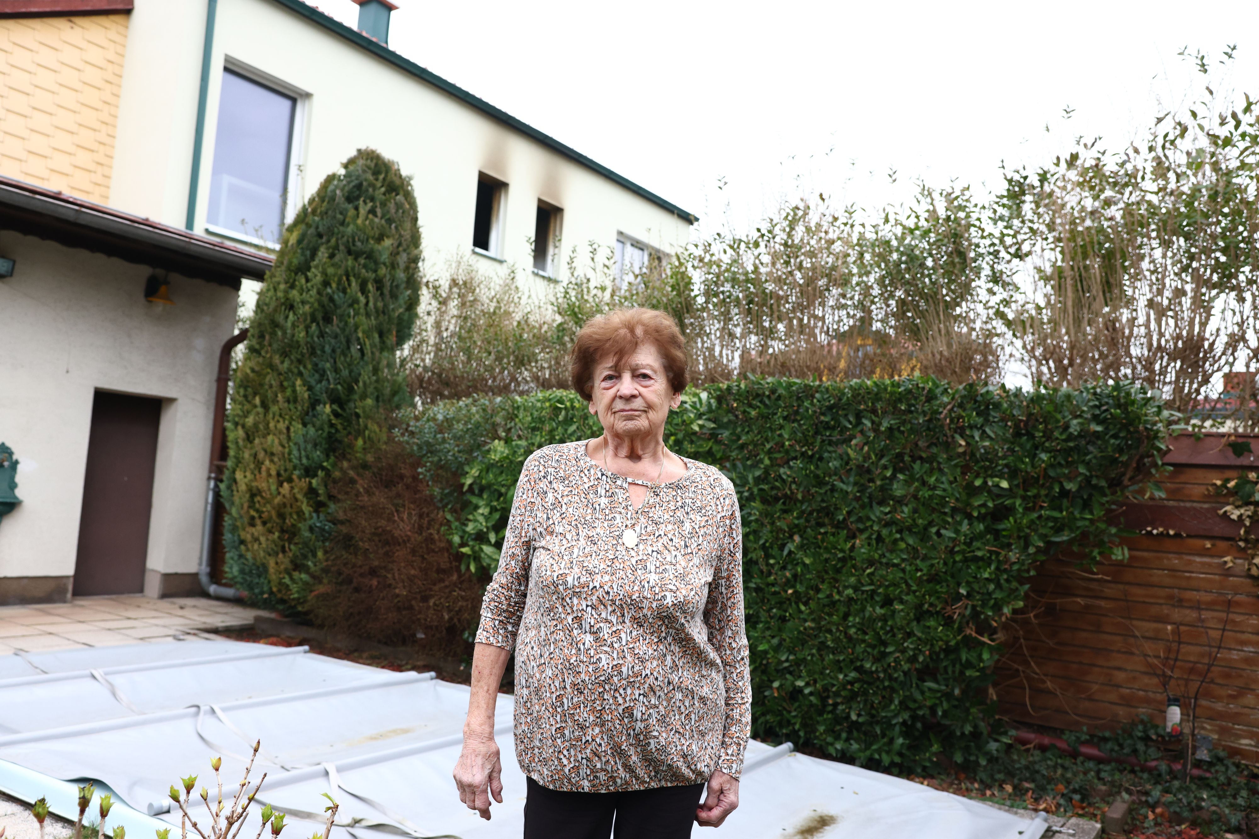 Nachbarin Erika (84) kennt die Familie schon seit vielen Jahren.