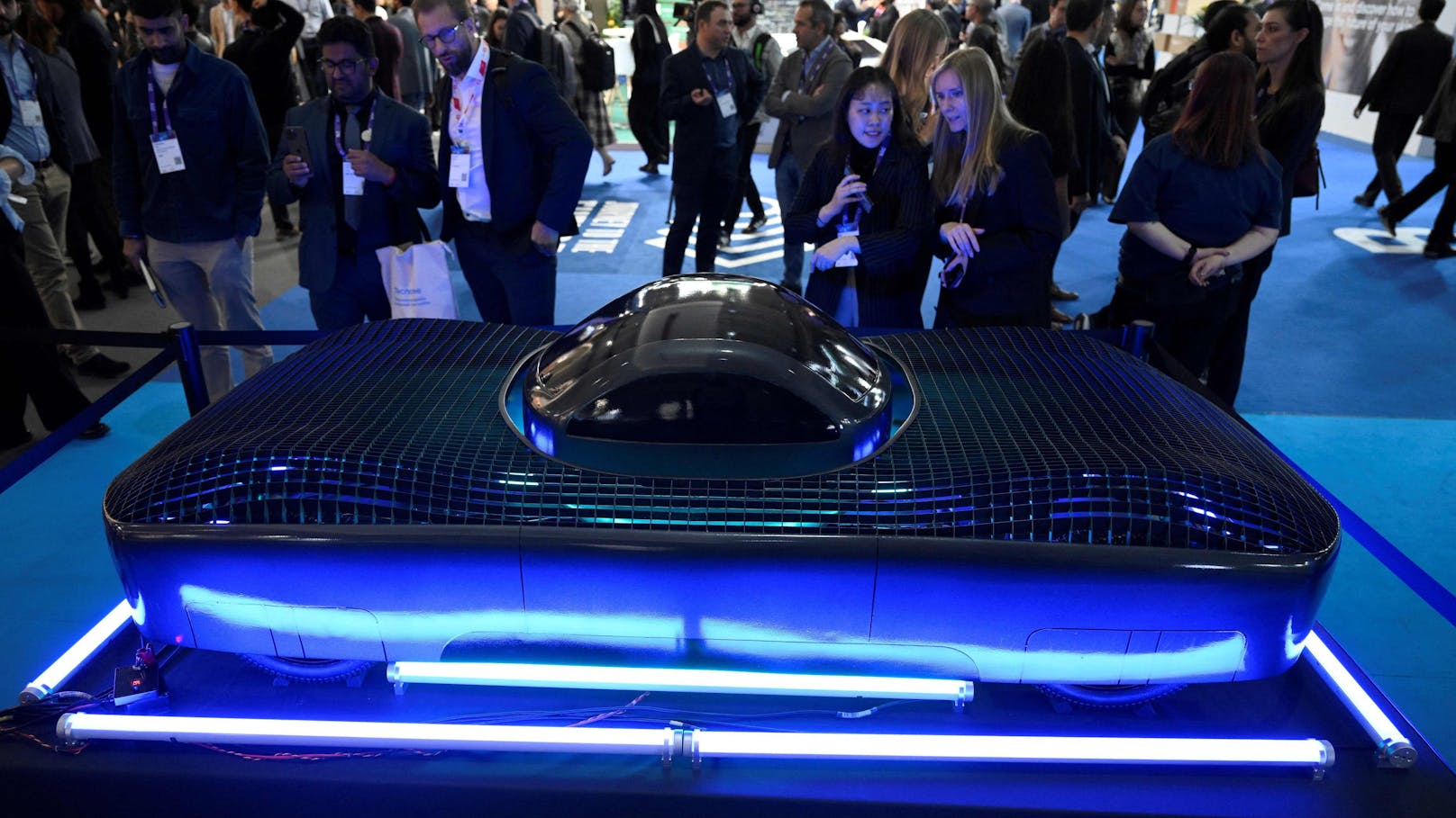 Das Modell mit futuristischem Design sorgte bei einigen MWC-Besuchern für Staunen.