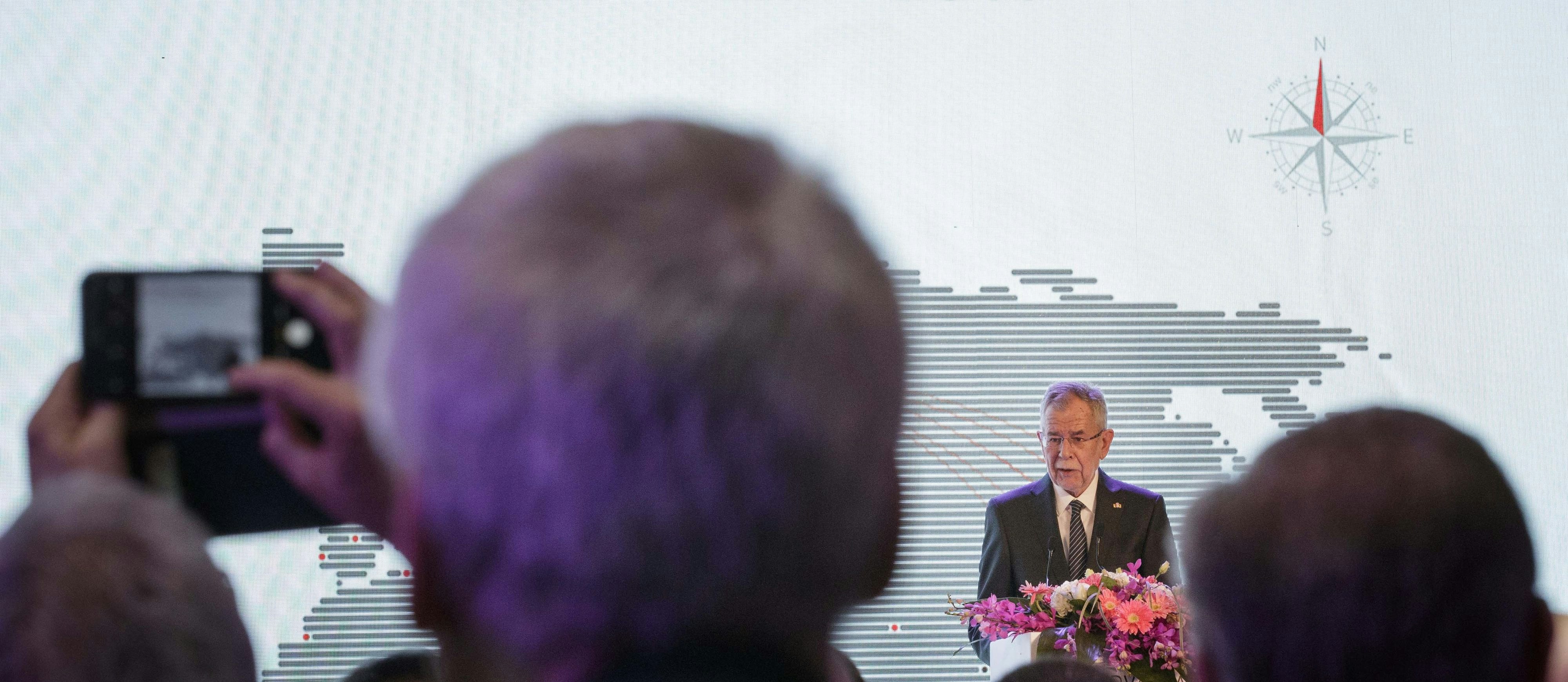 Bundespräsident Alexander Van der Bellen während der Eröffnung der Wirtschaftskonferenz "Austria Connect"  im Rahmen eines Staatsbesuchs 2018 in China