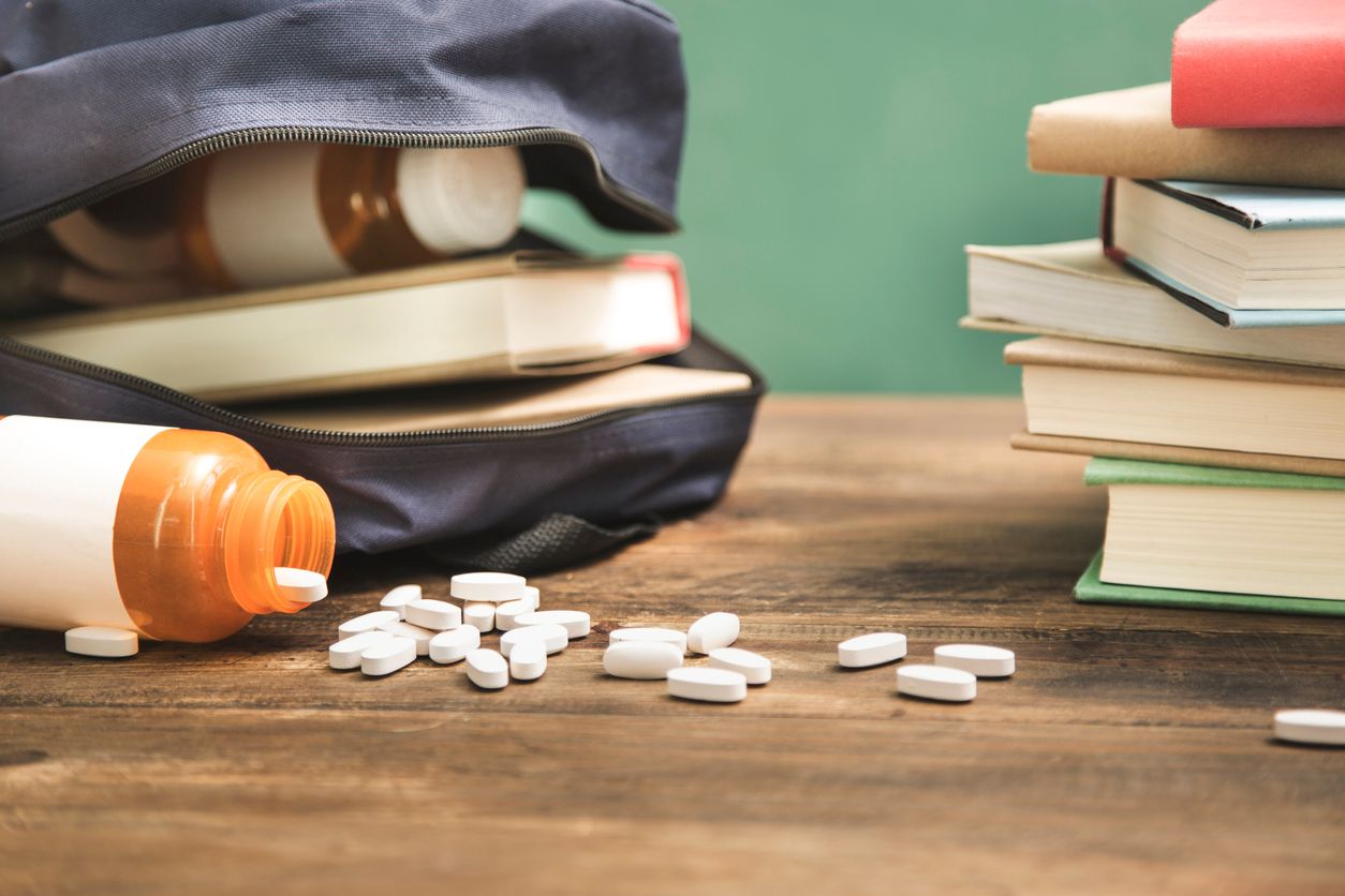 Die Mutter entdeckte im Kinderzimmer Drogen und illegale Böller.