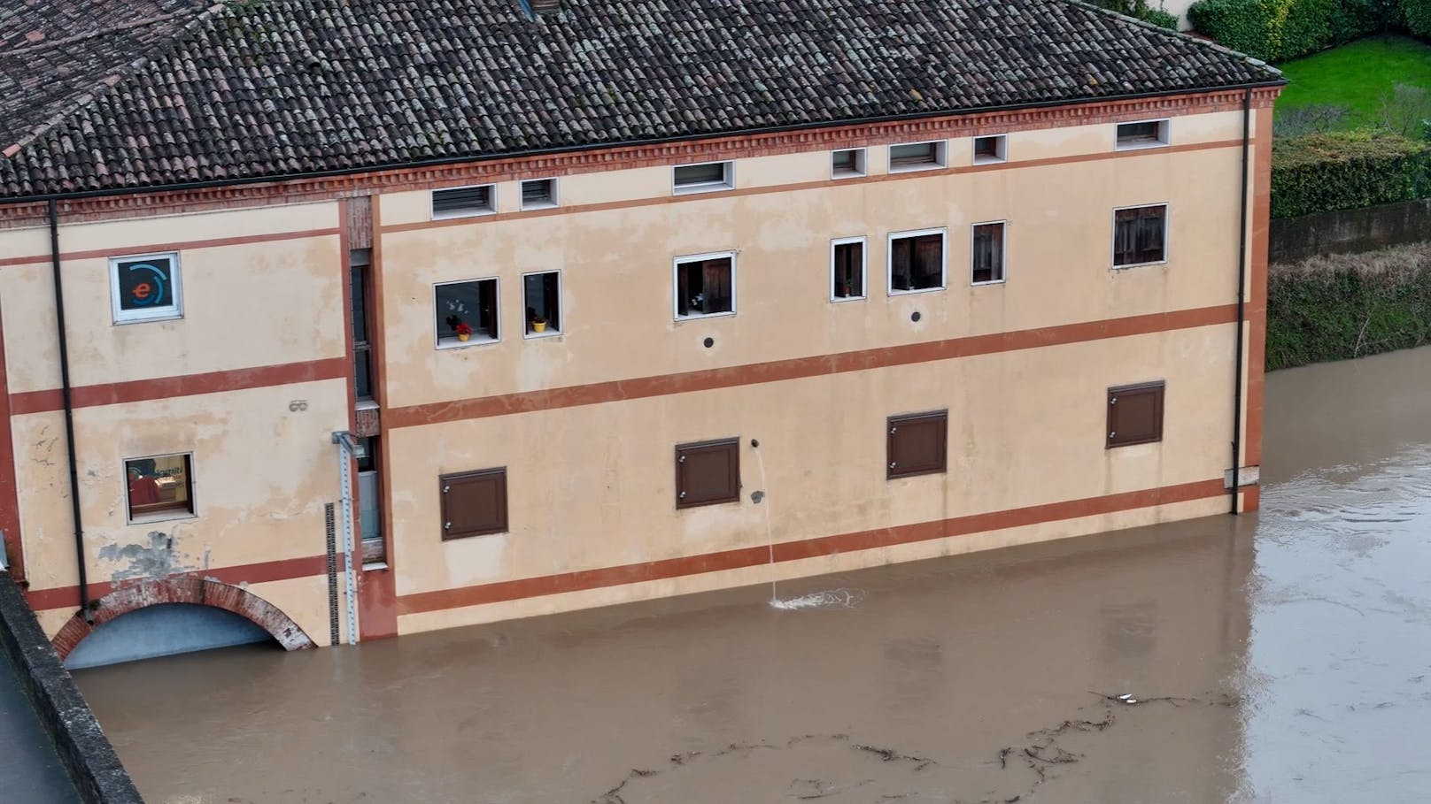 In Norditalien sorgte massiver Niederschlag für eine enorm angespannte Hochwasser-Situation.