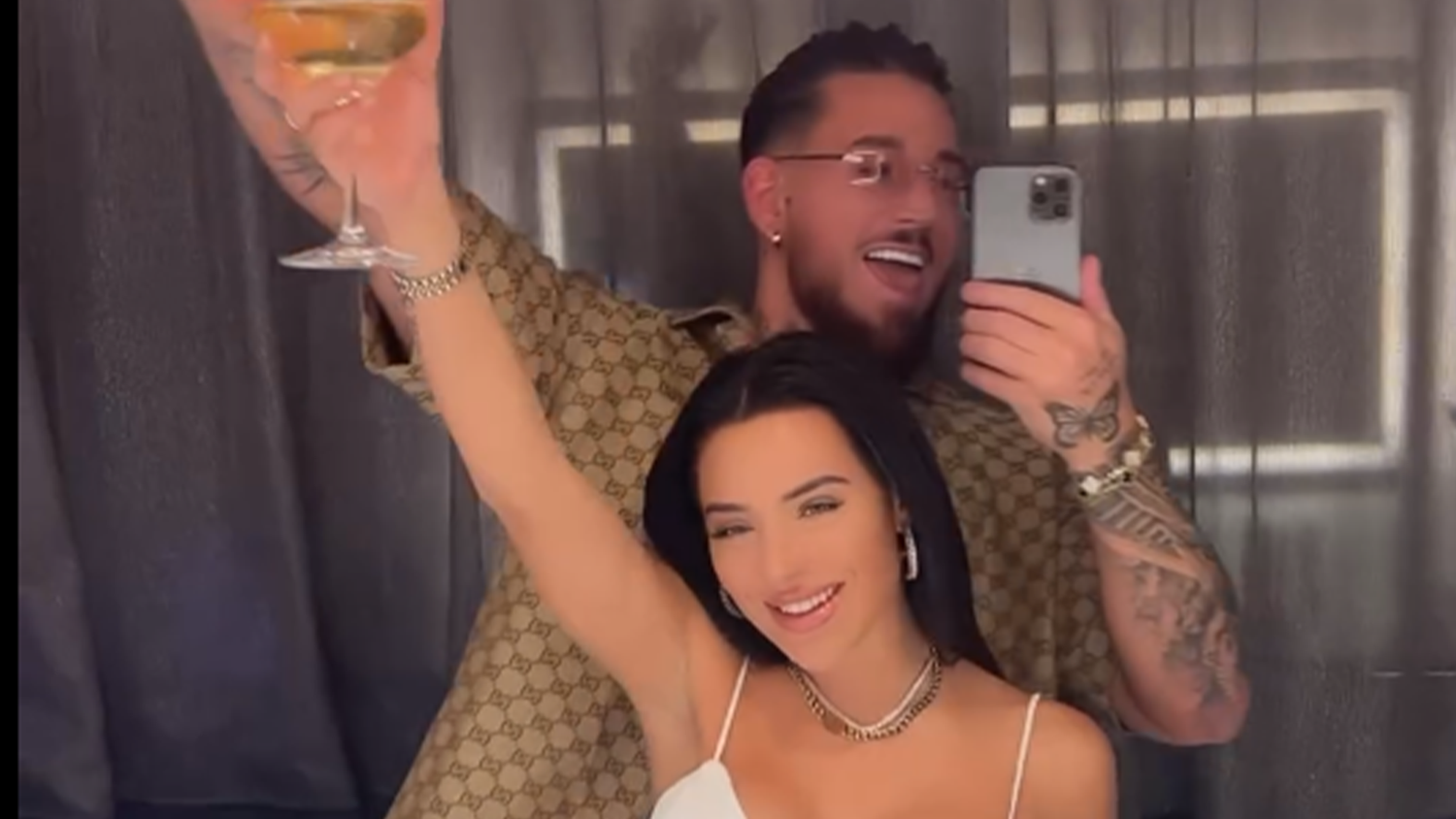 Mike Heiter und Leyla Lahouar präsentieren sich verliebt auf Instagram.