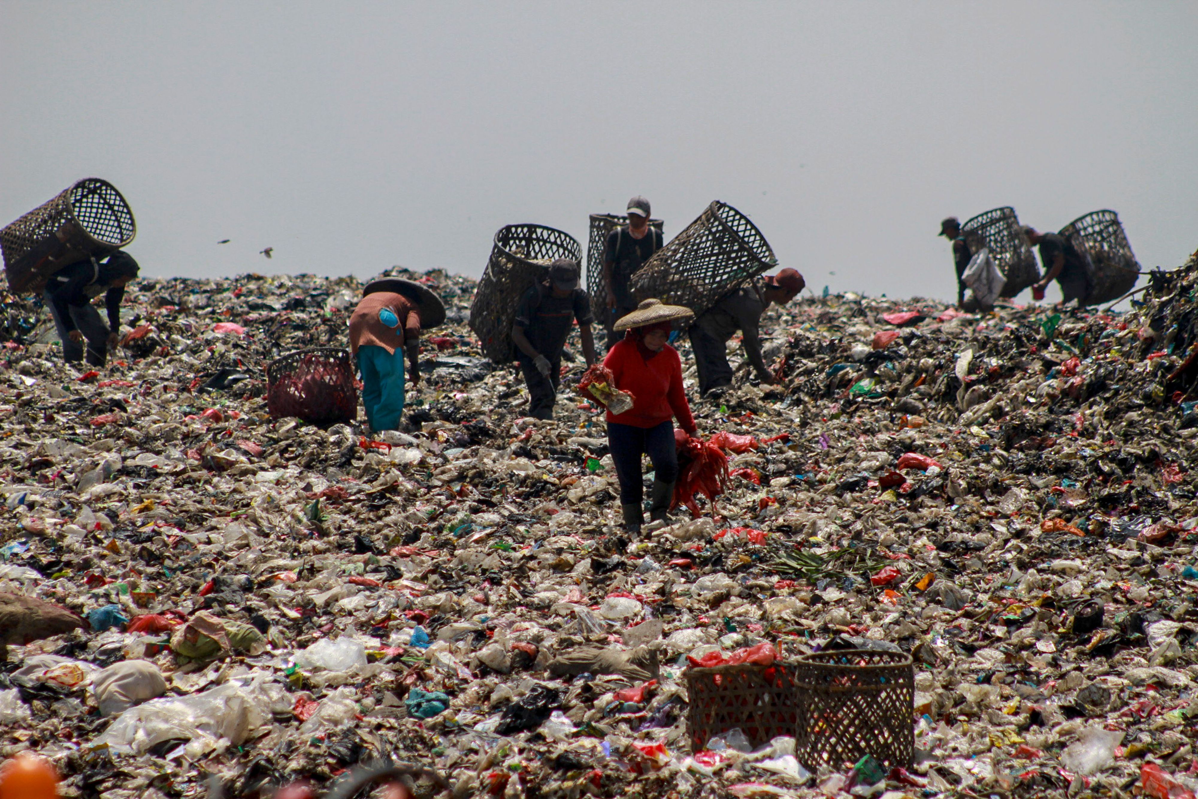 Mit den Abfallbergen steigen auch die Kosten in astronomische Höhen.