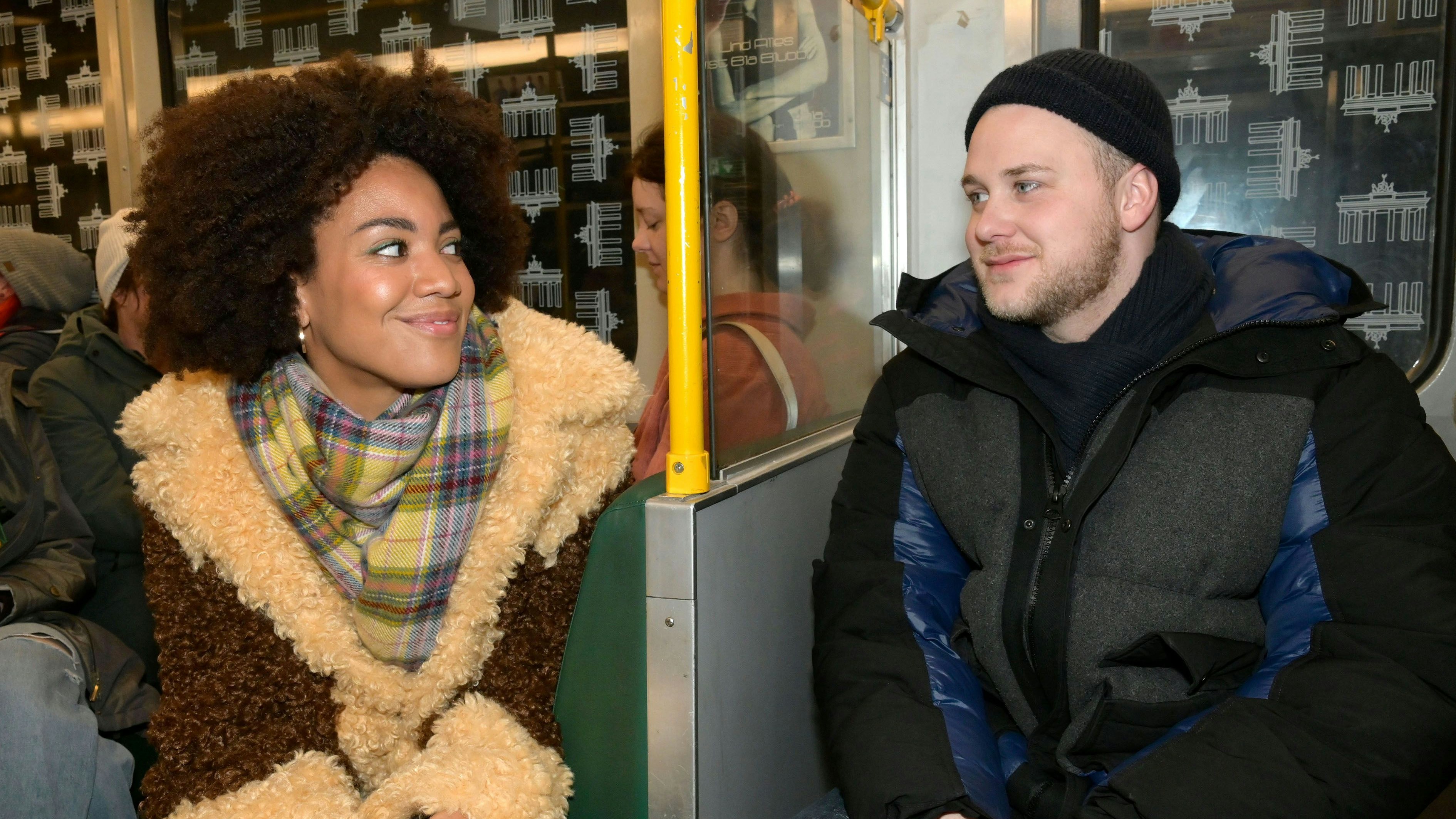 ls Flora "Flo" Köstner, eine Ex-Affäre von Jonas Seefeld, war Pauline Afaja bereits in einer Gastrolle bei "GZSZ" zu sehen.