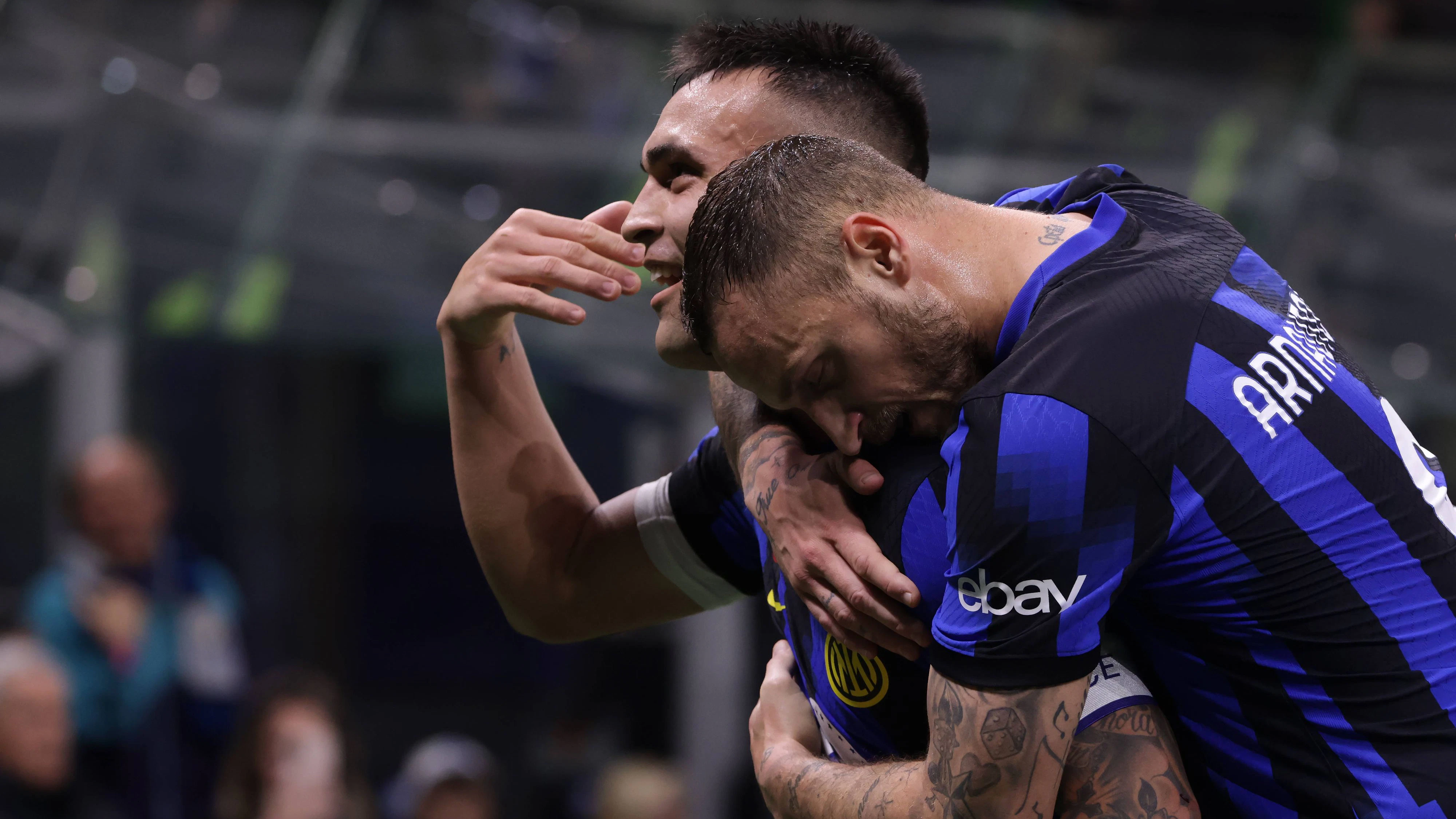 Marko Arnautovic bejubelte das 2:0 von Lautaro Martinez.