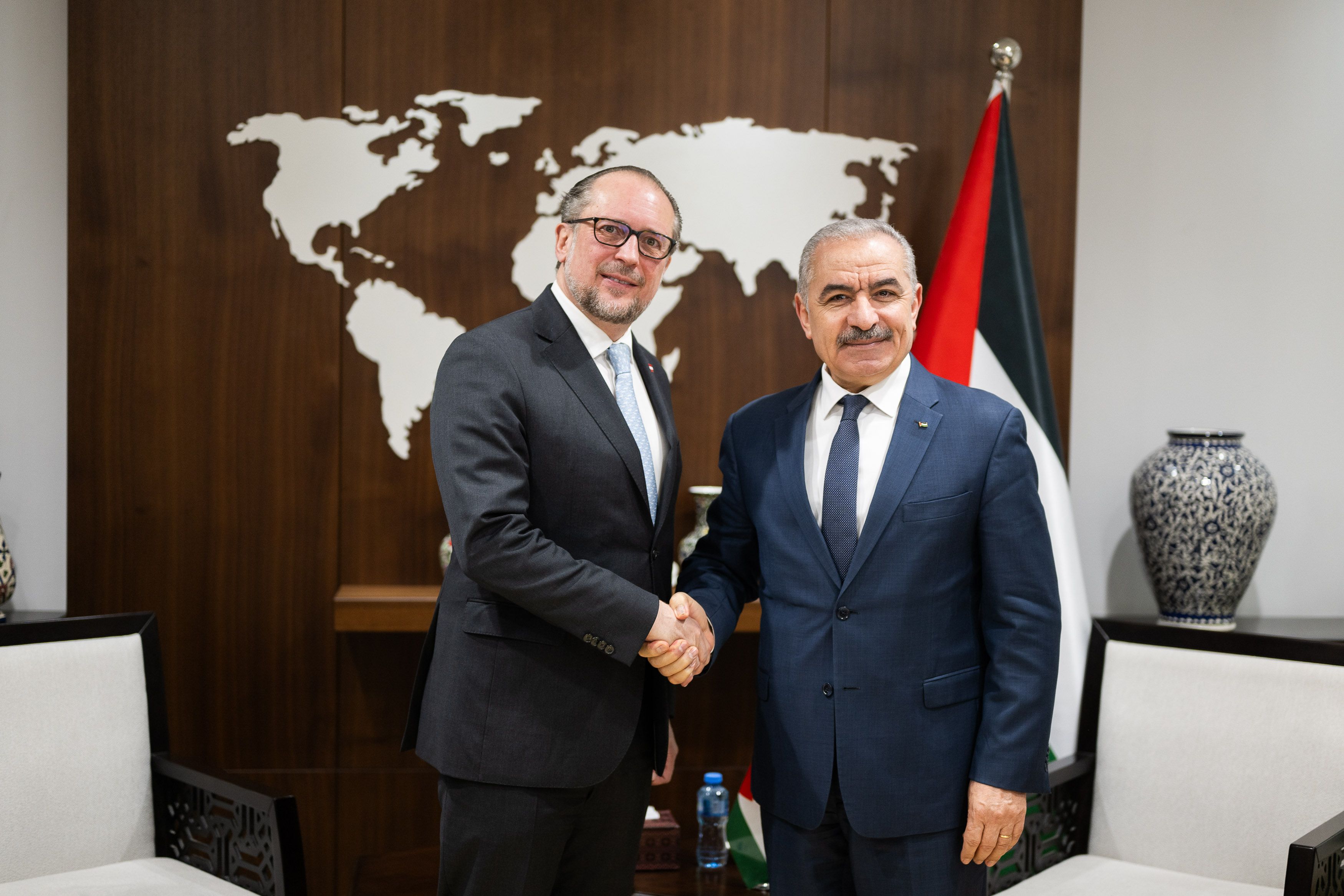 Am 28. Februar 2024 traf Außenminister Alexander Schallenberg den Premierminister der Palästinensischen Autonomiebehörde Mohammad Shtayyeh in Ramallah.