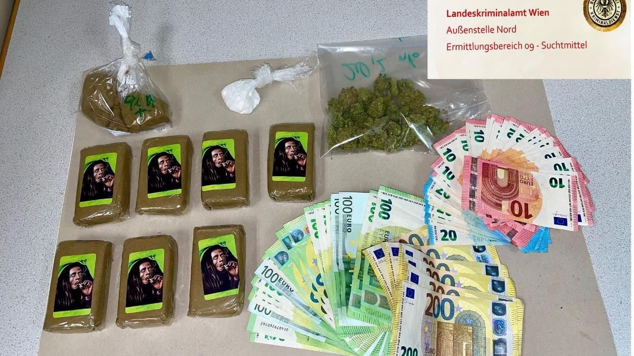 Heute.at - Deals in Wohnung – WEGA nimmt Drogen-Pärchen fest