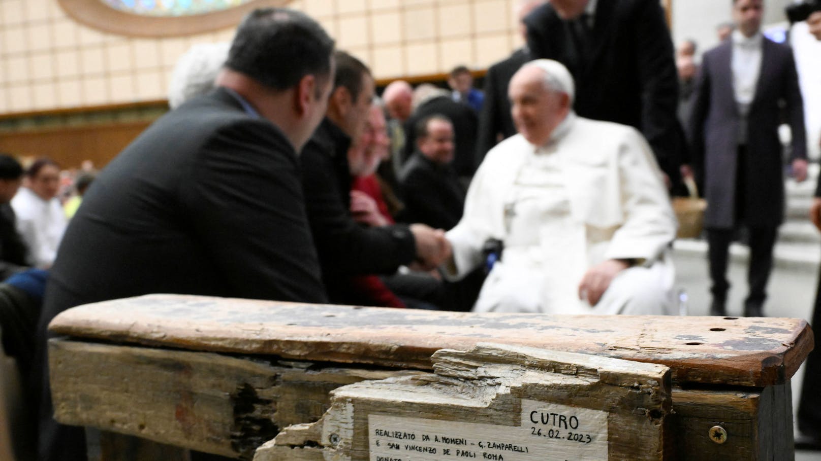 Papst Franziskus musste am Mittwoch (280.2.2024) nach der Generalaudienz in ein Krankenhaus gebracht werden.