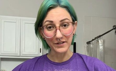 Allison Tennyson (Bild) hadert mit ihrem Schicksal.