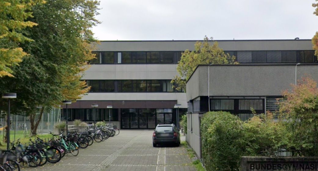 Ein Schriftzug auf einem Mädchen-WC im BG Blumenstraße in Bregenz rief die Polizei auf den Plan.