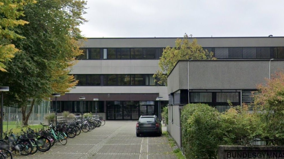 Ein Schriftzug auf einem Mädchen-WC im BG Blumenstraße in Bregenz rief die Polizei auf den Plan.