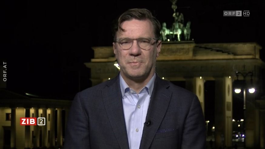 Russland-Experte Nico Lange am späten Donnerstagabend in der ORF-