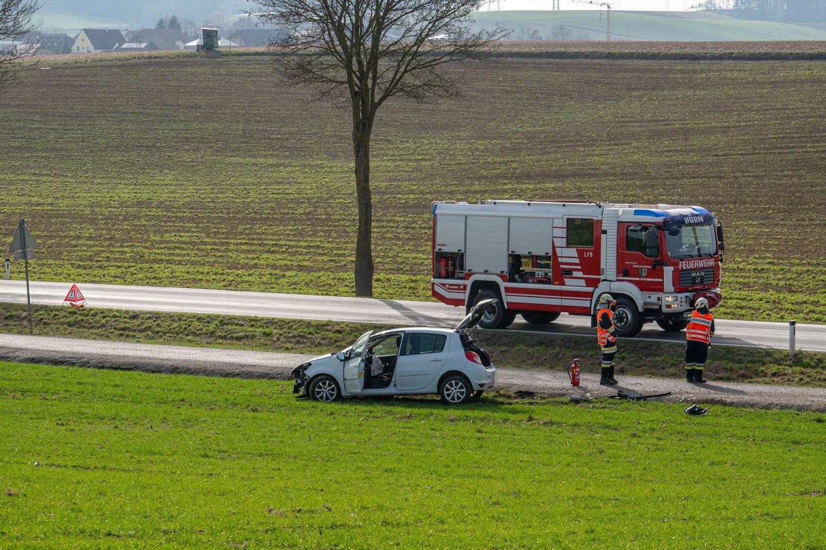 Lenkerin krachte mit Pkw in Traktor.