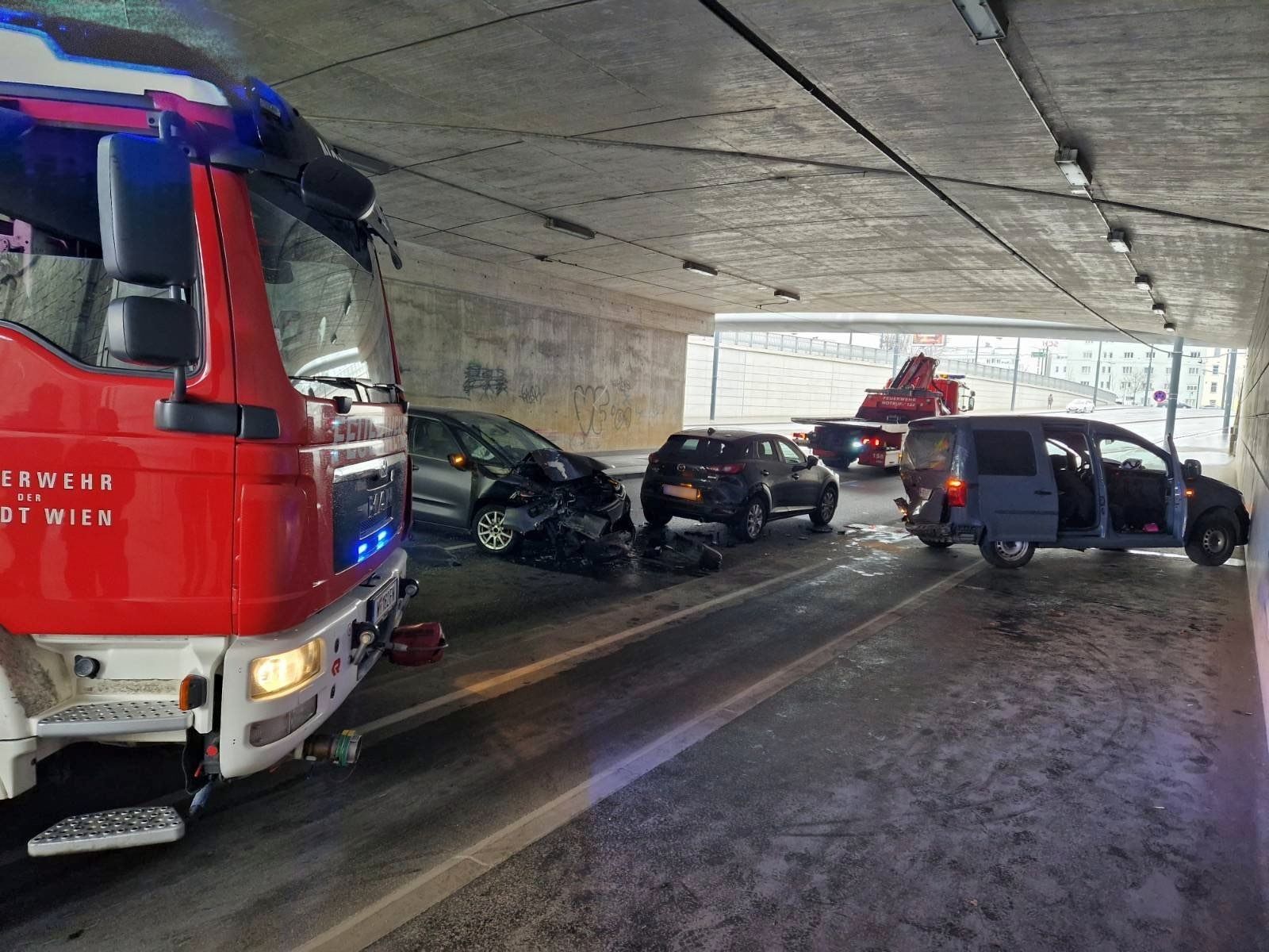 Am Freitag kam es in Wien-Favoriten zu einem schweren Verkehrsunfall. 