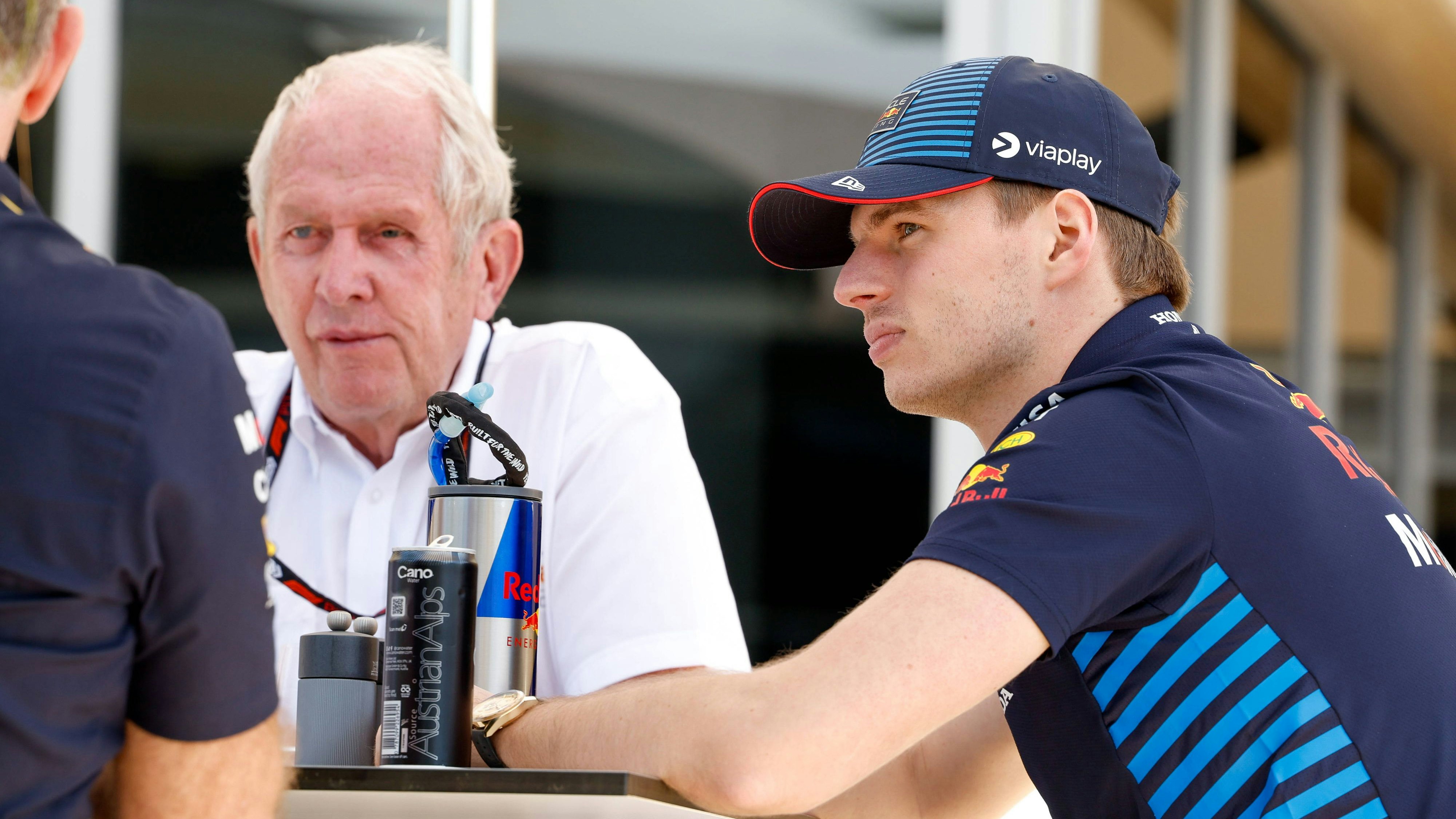 Red-Bull-Berater Helmut Marko und Formel-1-Star Max Verstappen. 