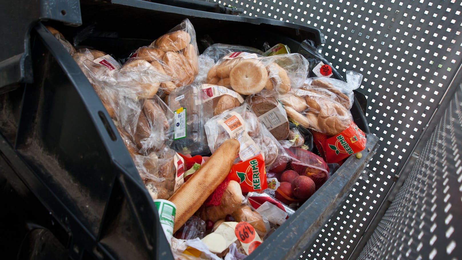16.200 Tonnen Lebensmittel in drei Monaten weggeworfen