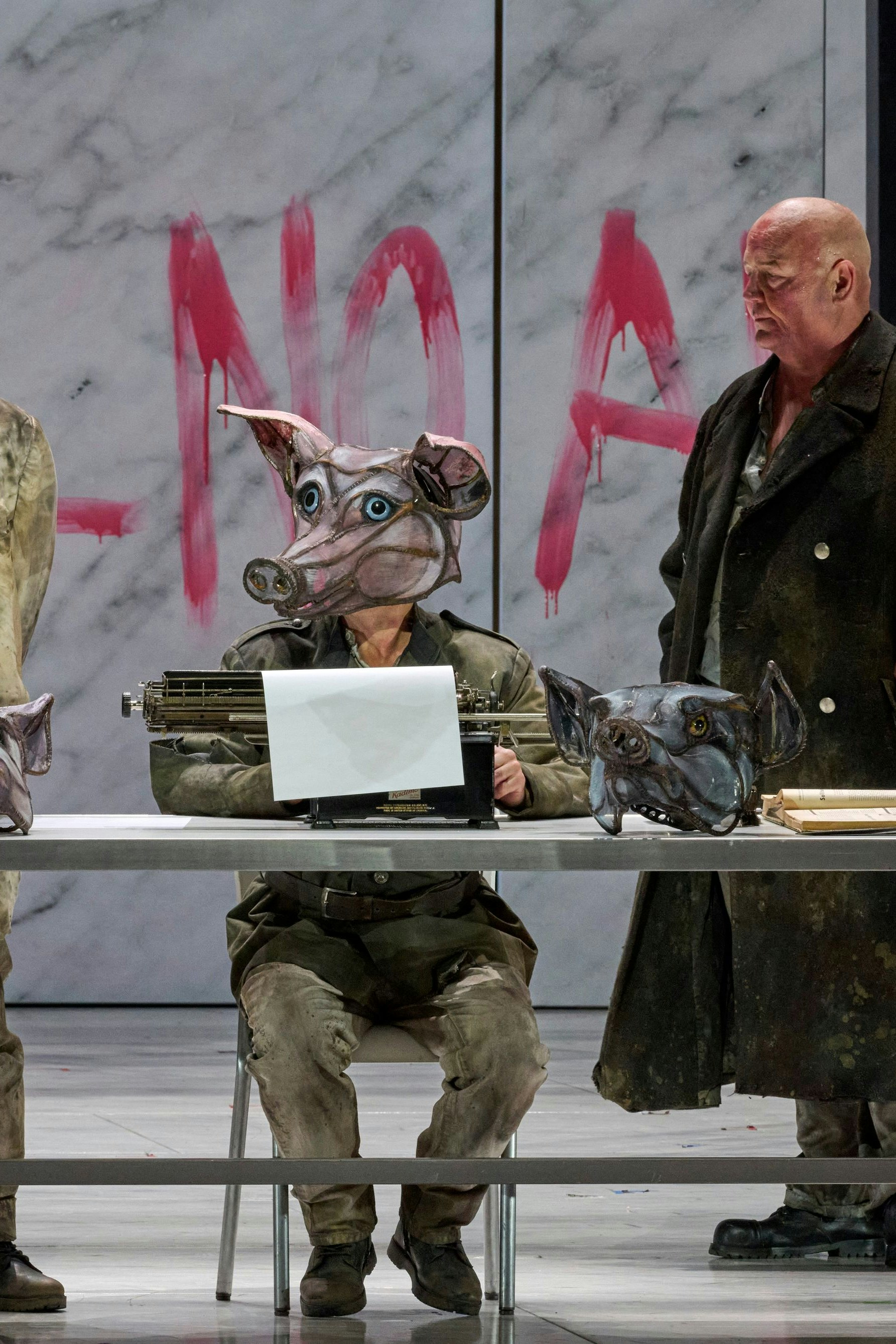 "Animal Farm" von Alexander Raskatov nach George Orwell erlebte am 28. Februar an der Wiener Staatsoper die Uraufführung