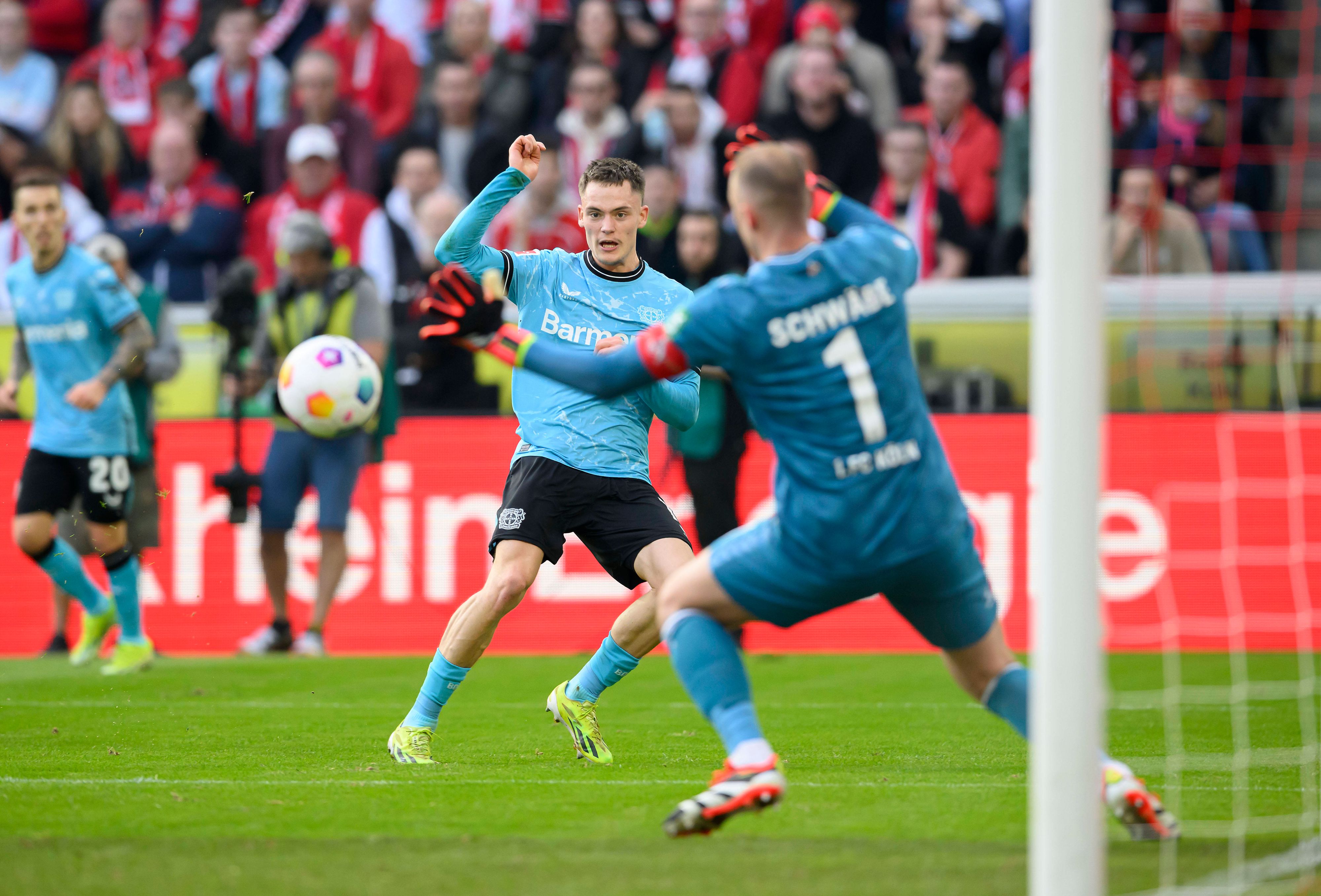 Leverkusen schlägt Köln auswärts.
