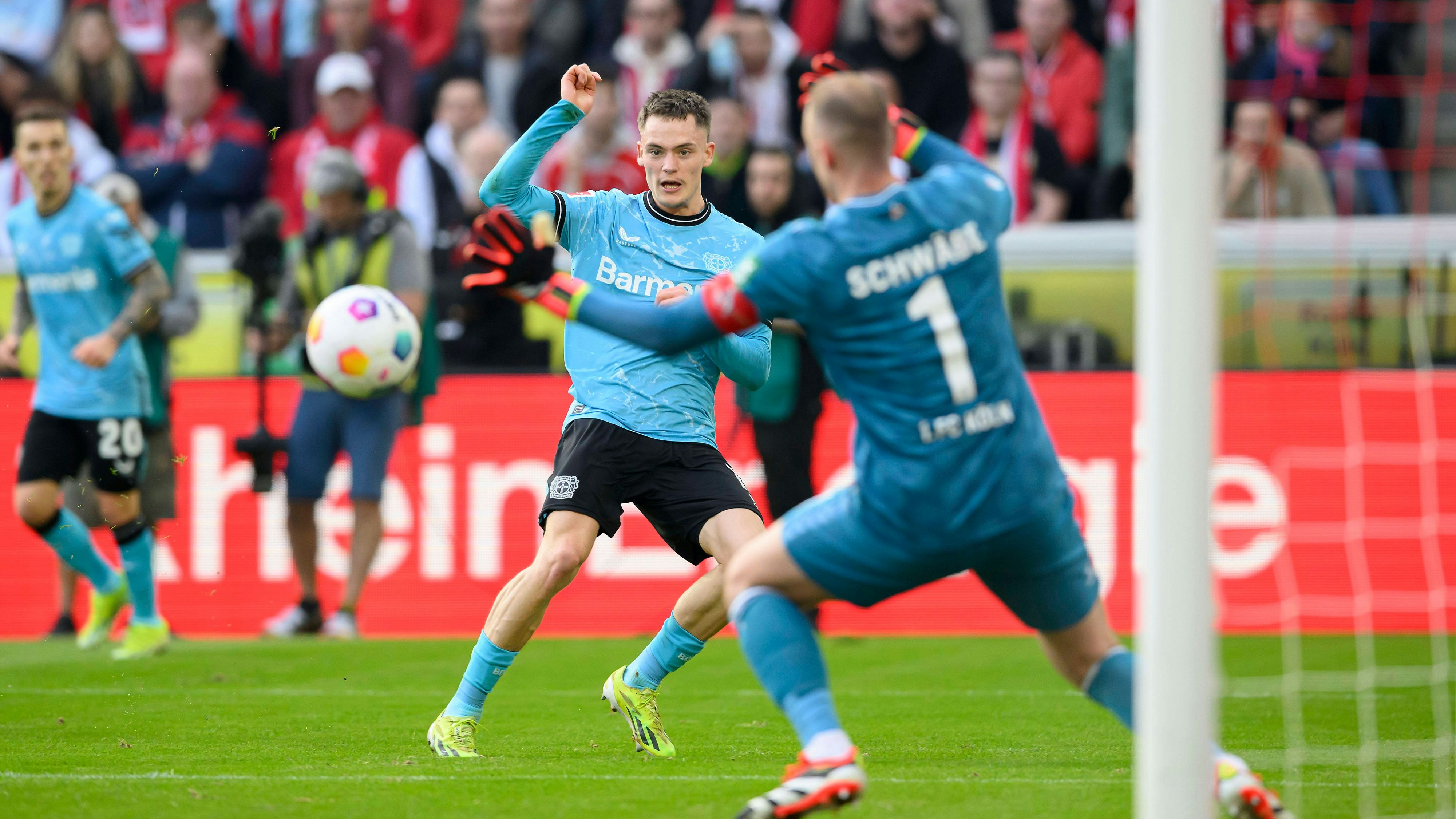 Leverkusen schlägt Köln auswärts.