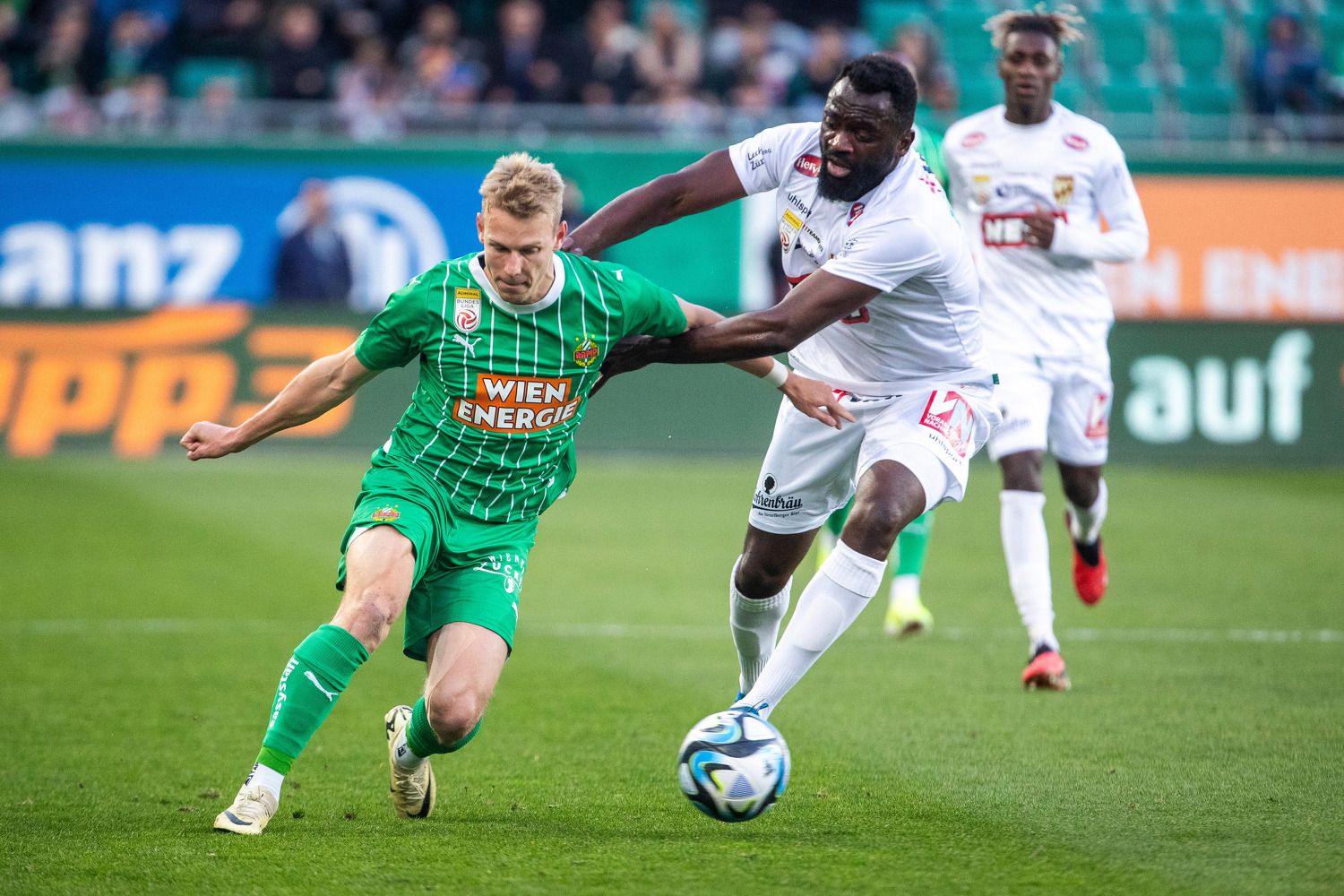 Rapid mit Mühe im grün-weißen Duell.