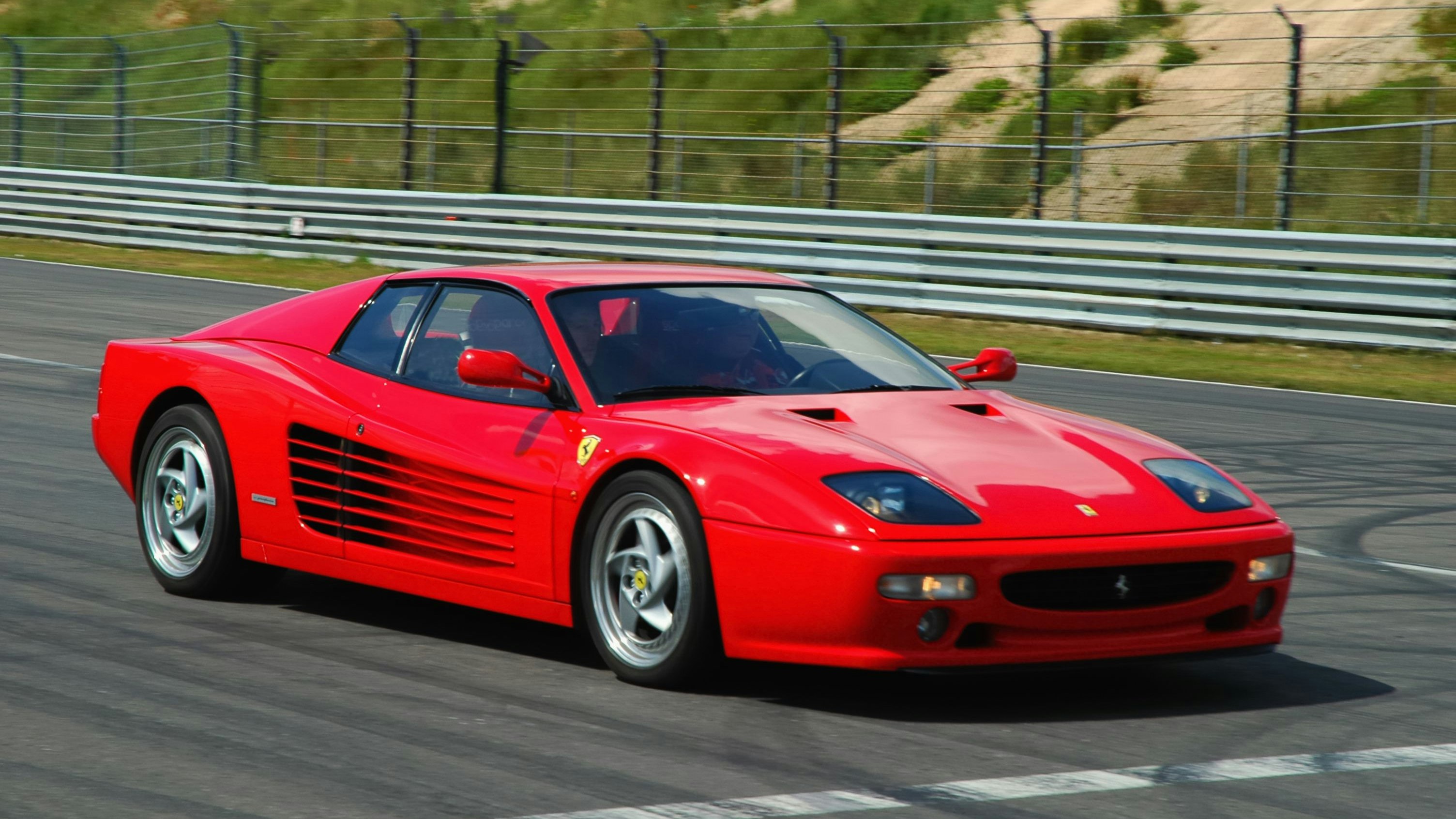 Der Ferrari Testarossa F512M war die letzte Ausbaustufe des legendären Testarossa und wurde nur 501 mal hergestellt