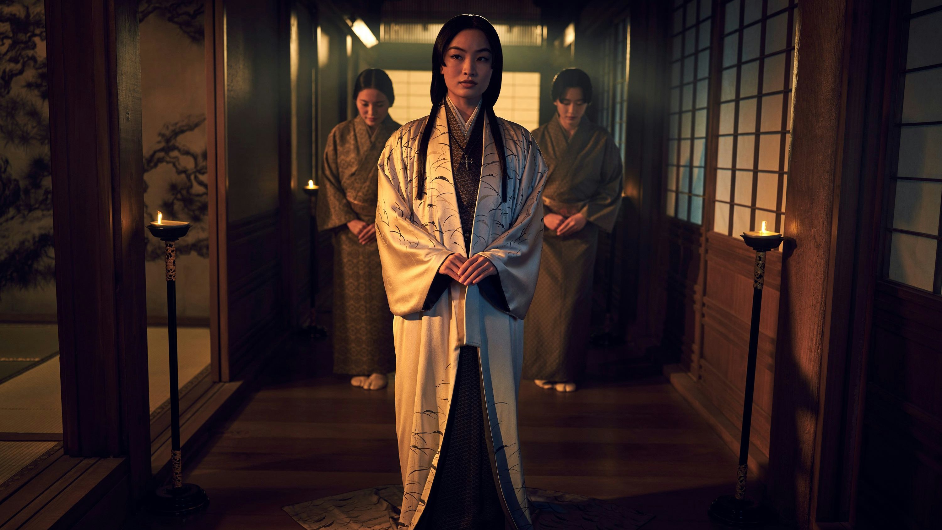 Anna Sawai ist Blackthorns Dolmetscherin Toda Mariko und wird seine Geliebte