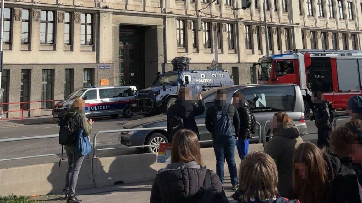 Amok-Alarm in Schule: Großeinsatz der Polizei in Wien